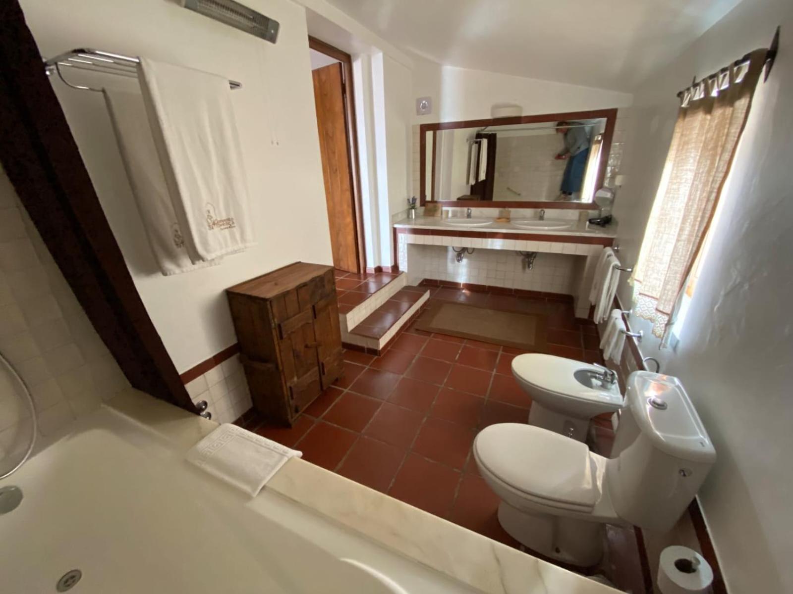 King Suite with Balcony photo 1