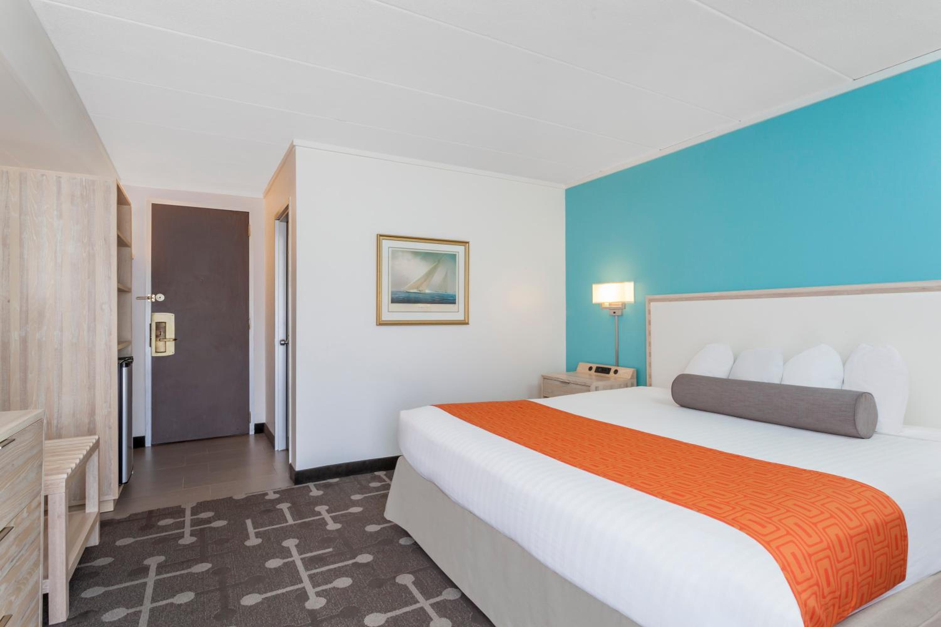 King Room - Non-Smoking - Photo 2