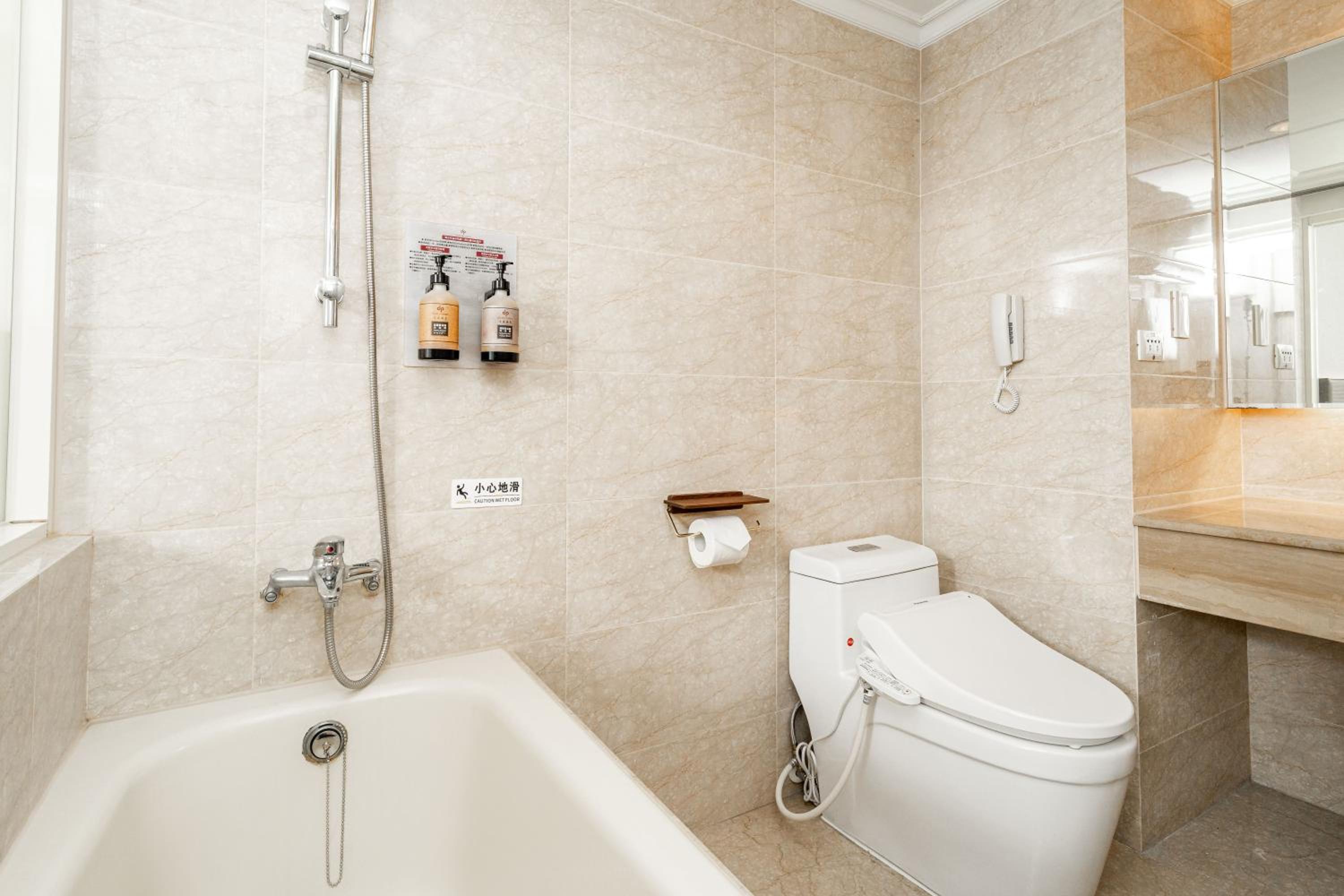 Deluxe Double Room - Photo 5