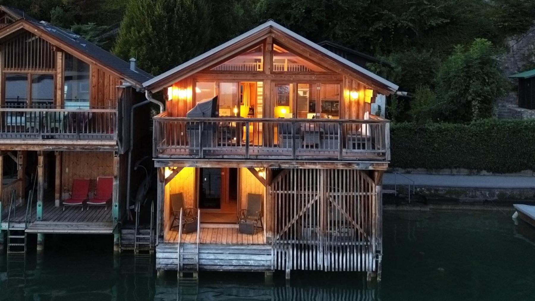 Apartment with Lake View