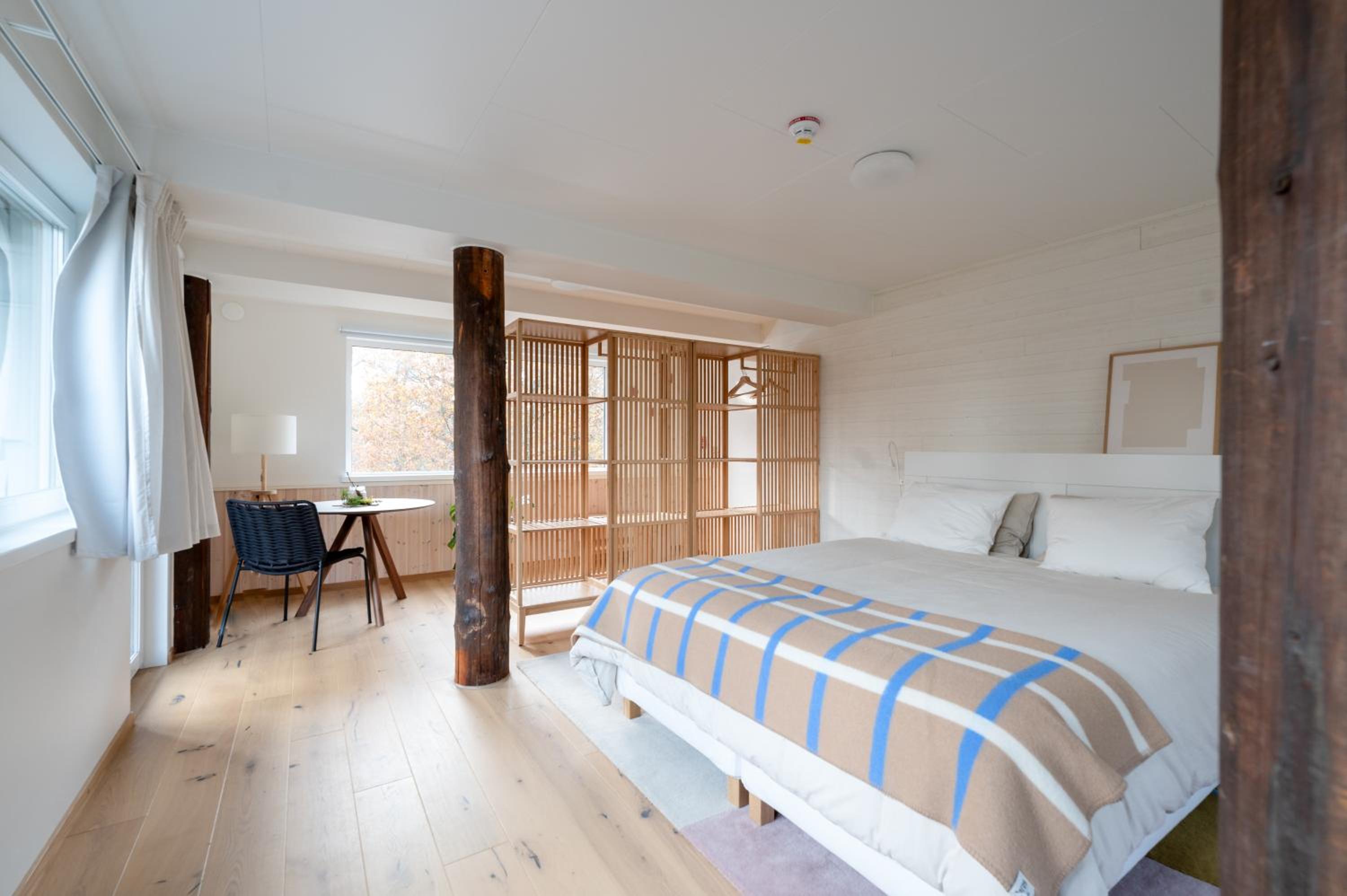 Three-Bedroom House photo 2