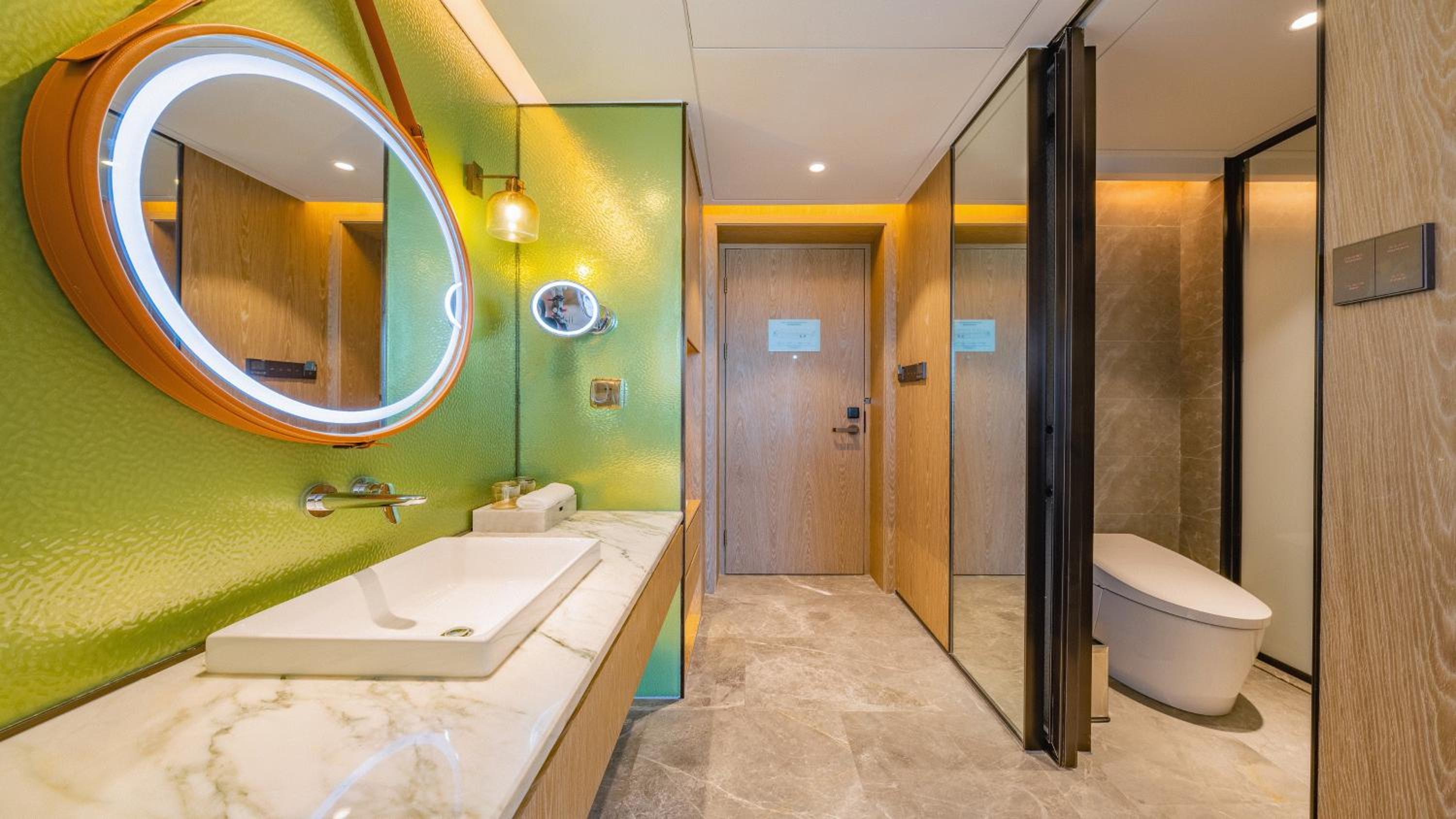 Premium Double Room with Two Double Beds - Photo 2