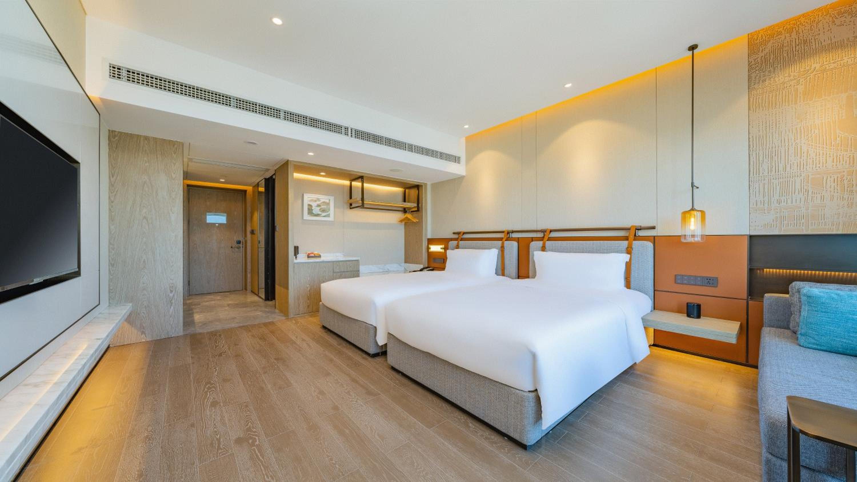 Premium Double Room with Two Double Beds - Photo 3