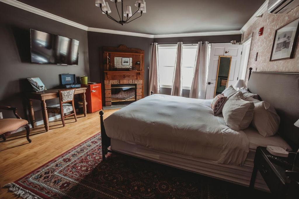 Hideaway Inn Lenox, Photo 2