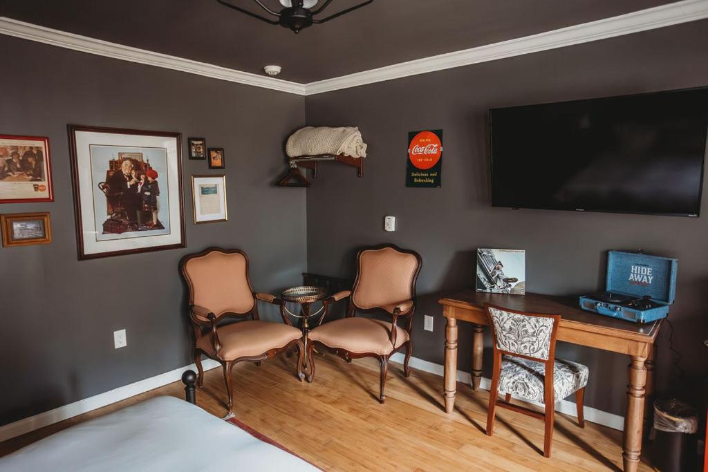Hideaway Inn Lenox, Photo 3