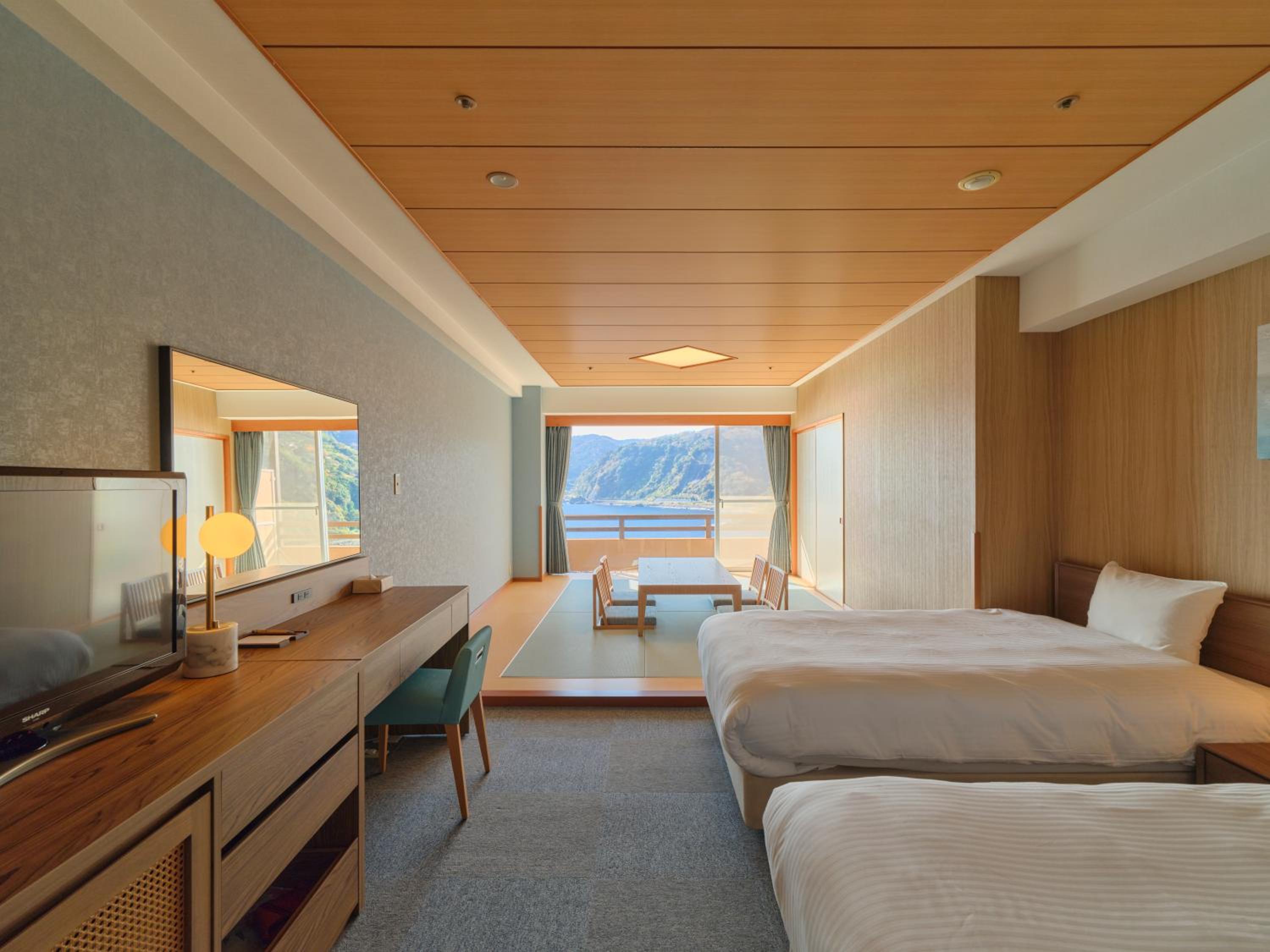 Family Room with Sea View