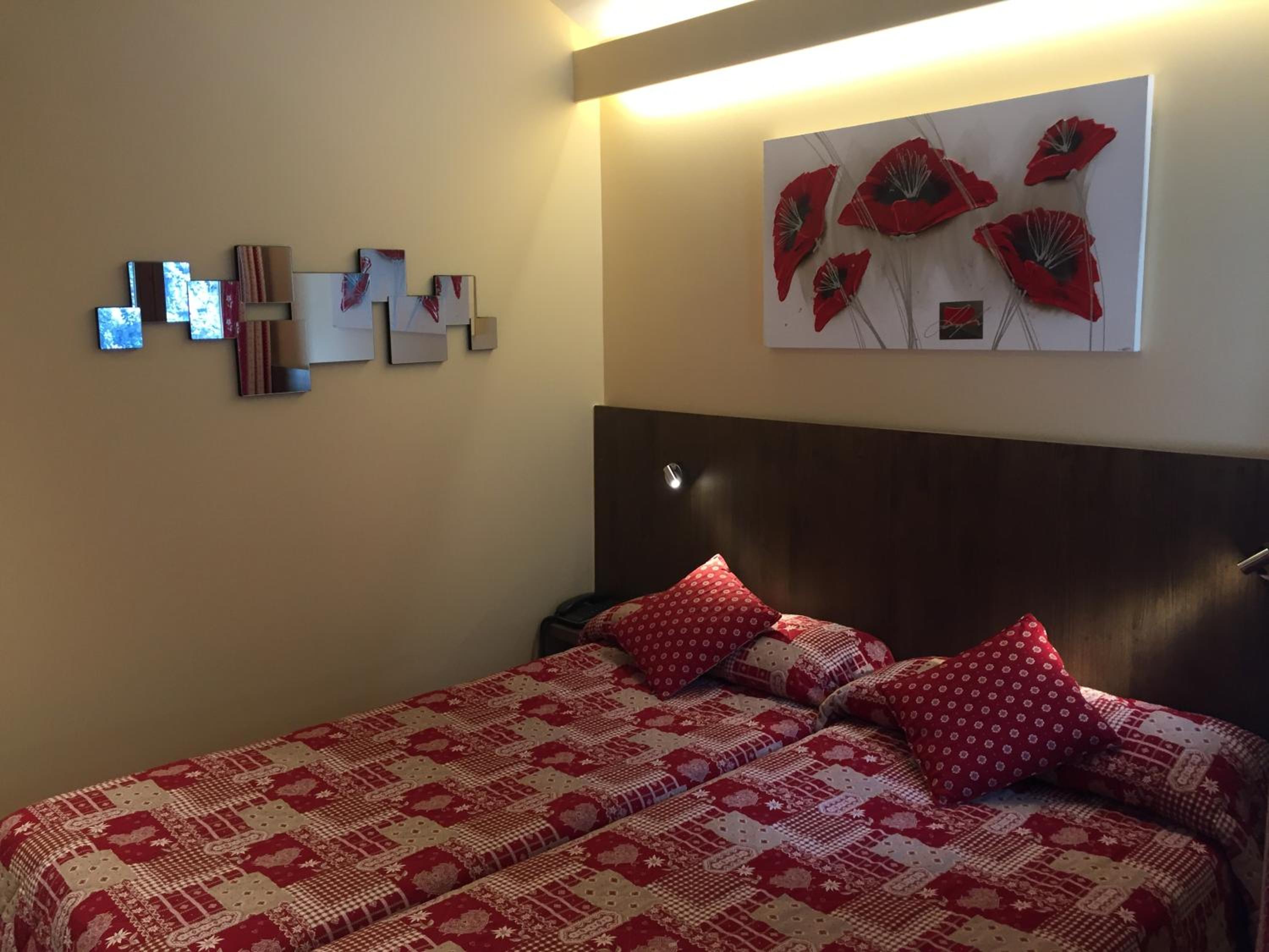 Double Room (1 Adult)