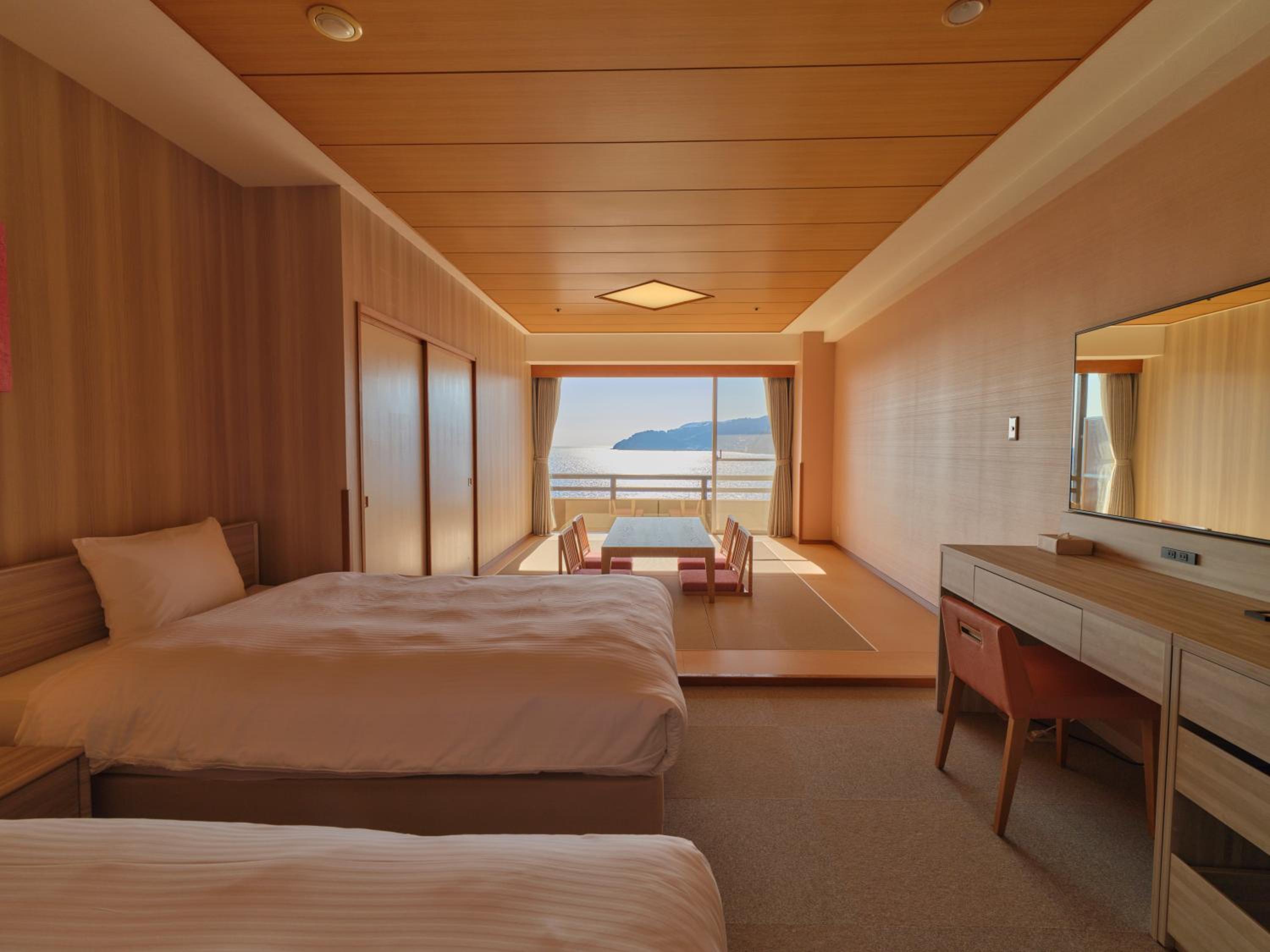 Family Room with Sea View photo 3