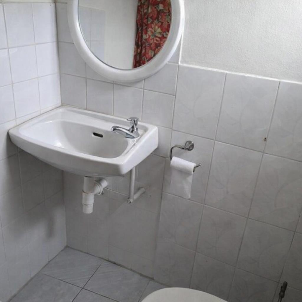 Twin Room with Shared Bathroom photo 2
