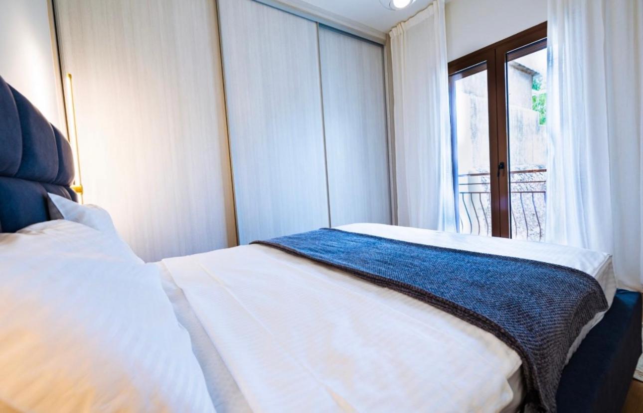 Two-Bedroom Apartment with Balcony photo 3