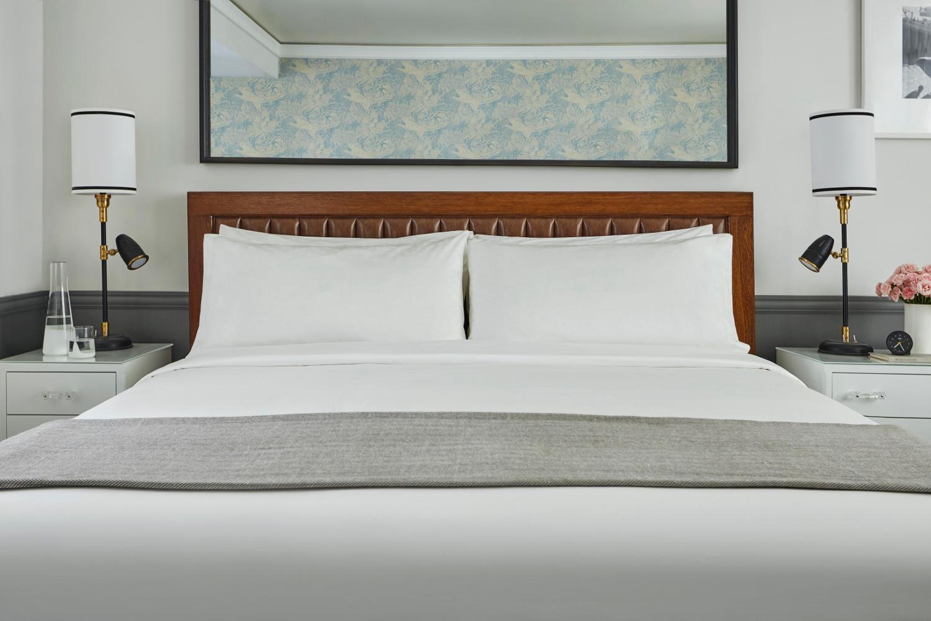Deluxe One-Bedroom Suite