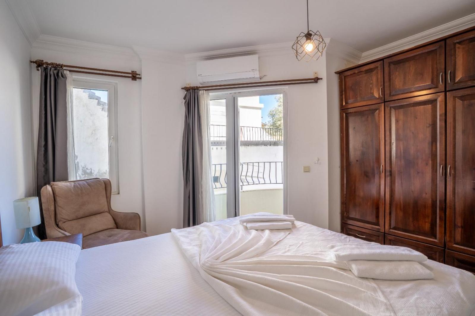 Apartment with Sea View - Photo 2