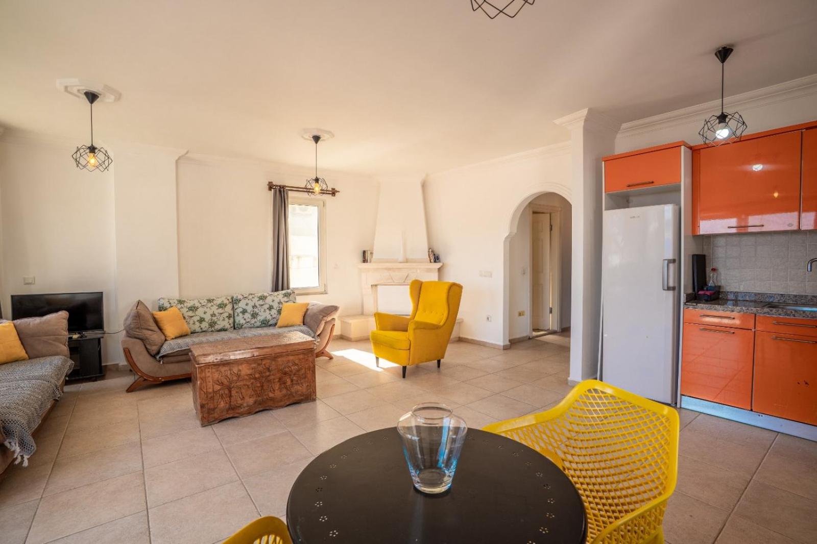 Apartment with Sea View - Photo 4