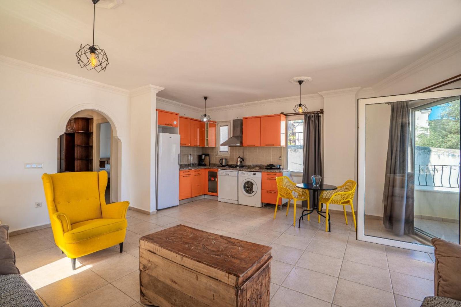 Apartment with Sea View - Photo 5
