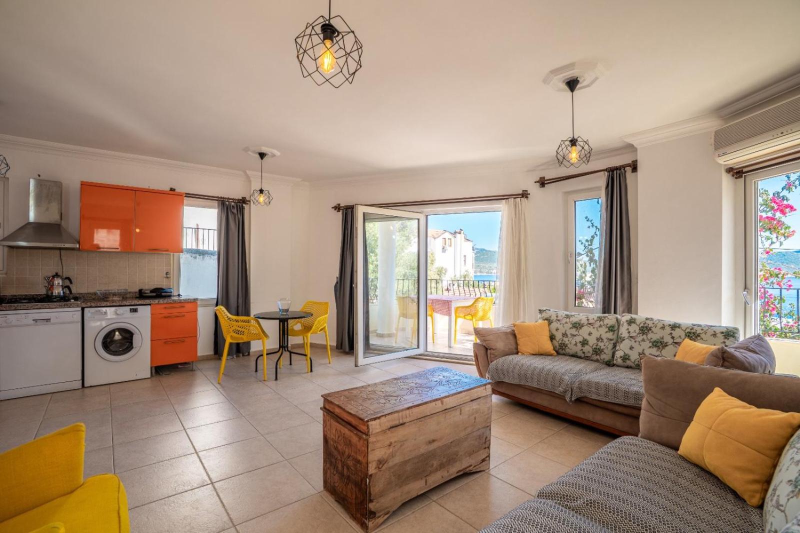 Apartment with Sea View - Photo 6
