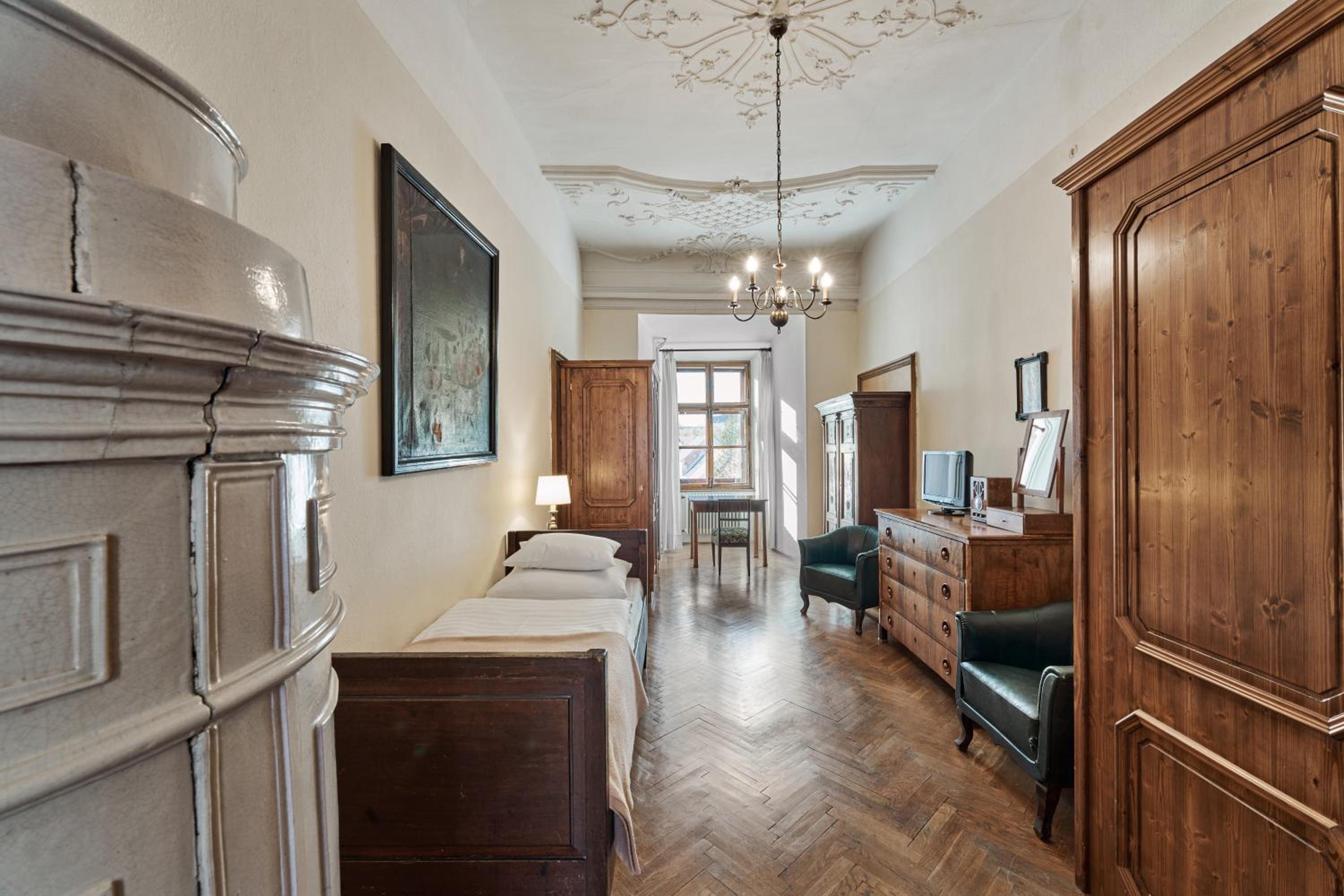Single Room with Bathroom photo 2
