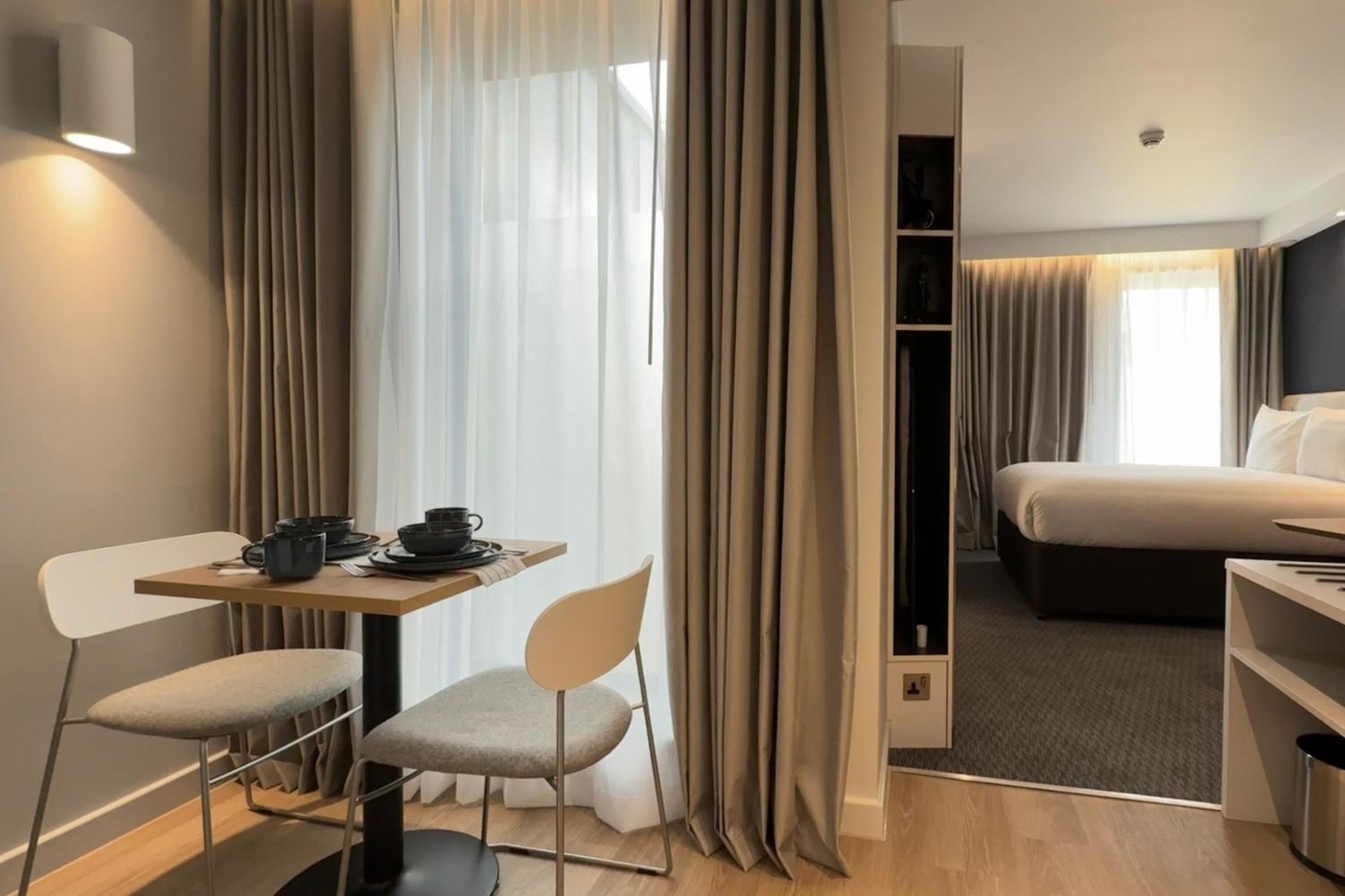 Double Suite with Kitchenette - Free Hot Breakfast
