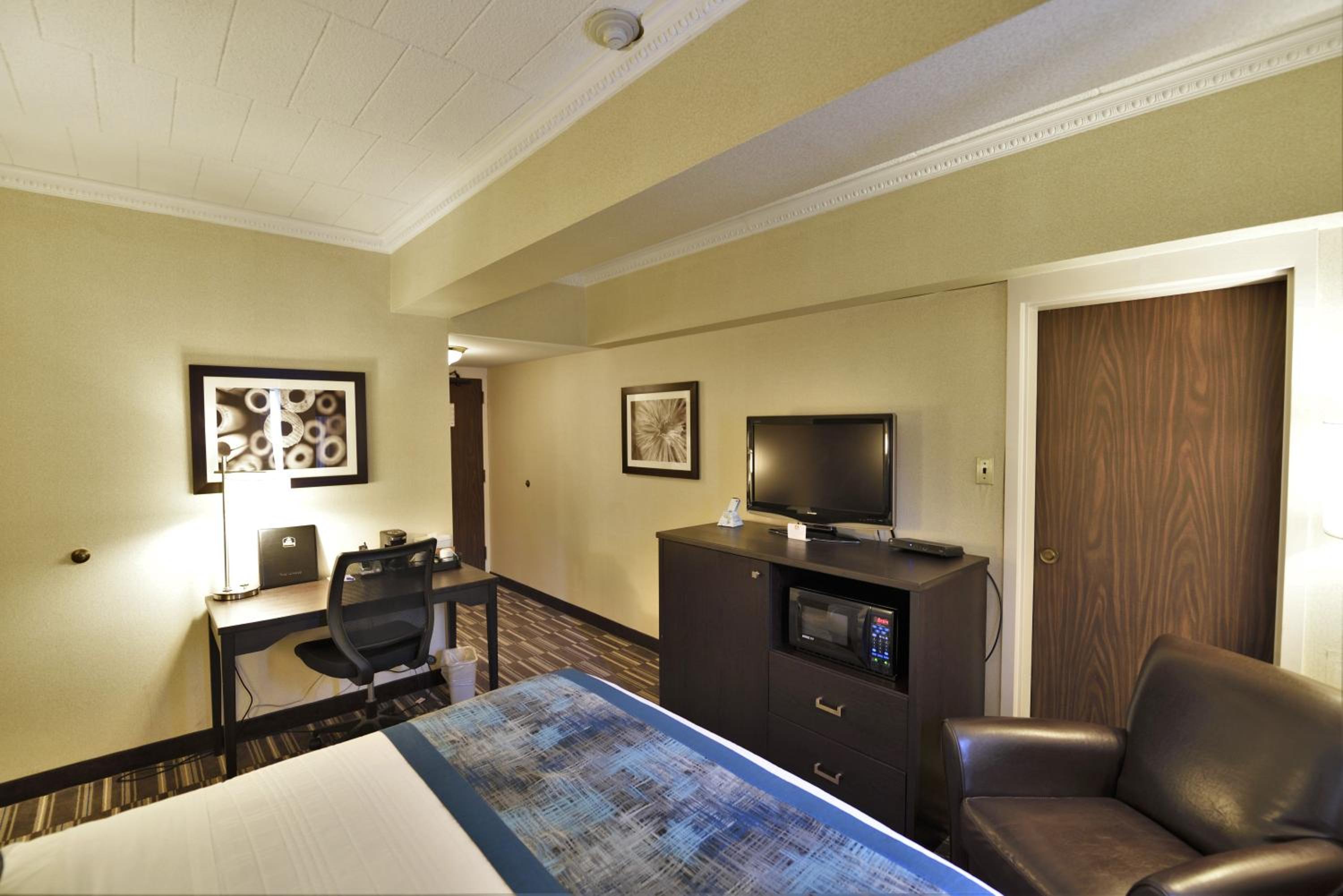 Queen Room - Non-Smoking - Photo 1