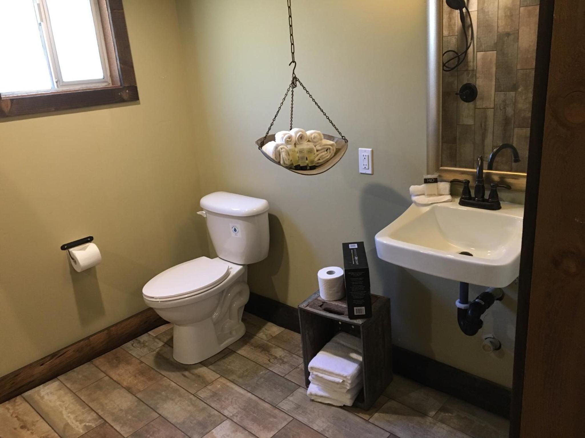 ADA Accessible Queen Studio #3 - Photo 7