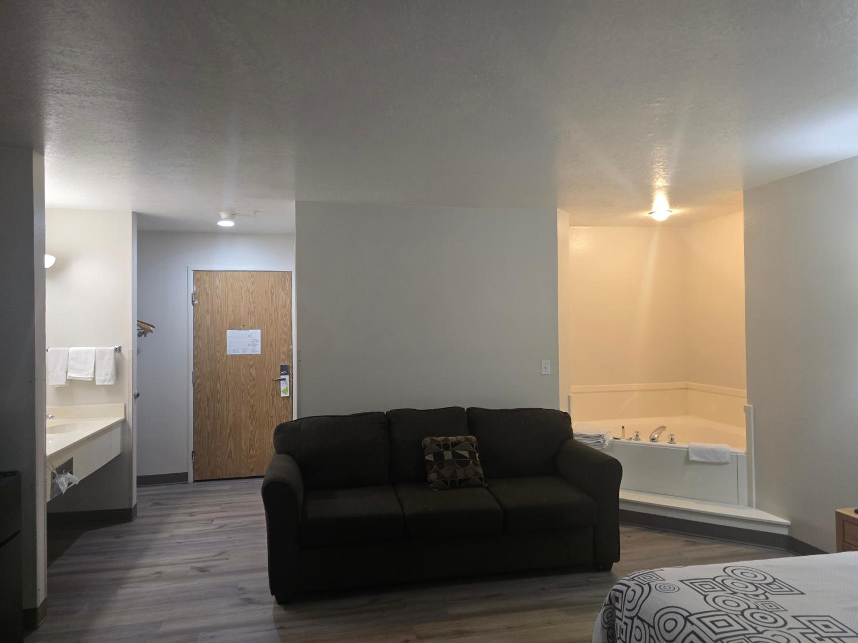 Deluxe King Room photo 2