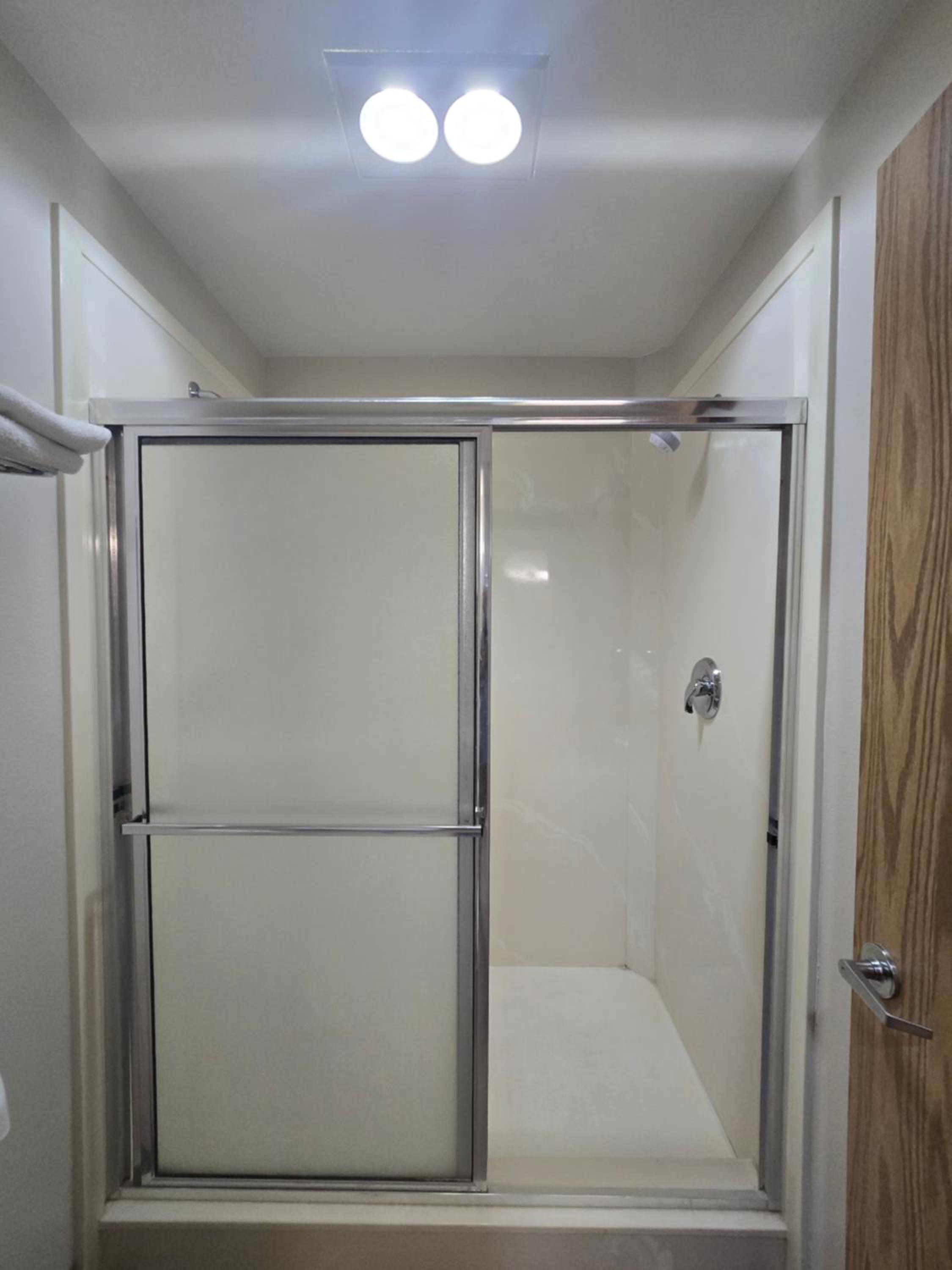 Deluxe King Room photo 3