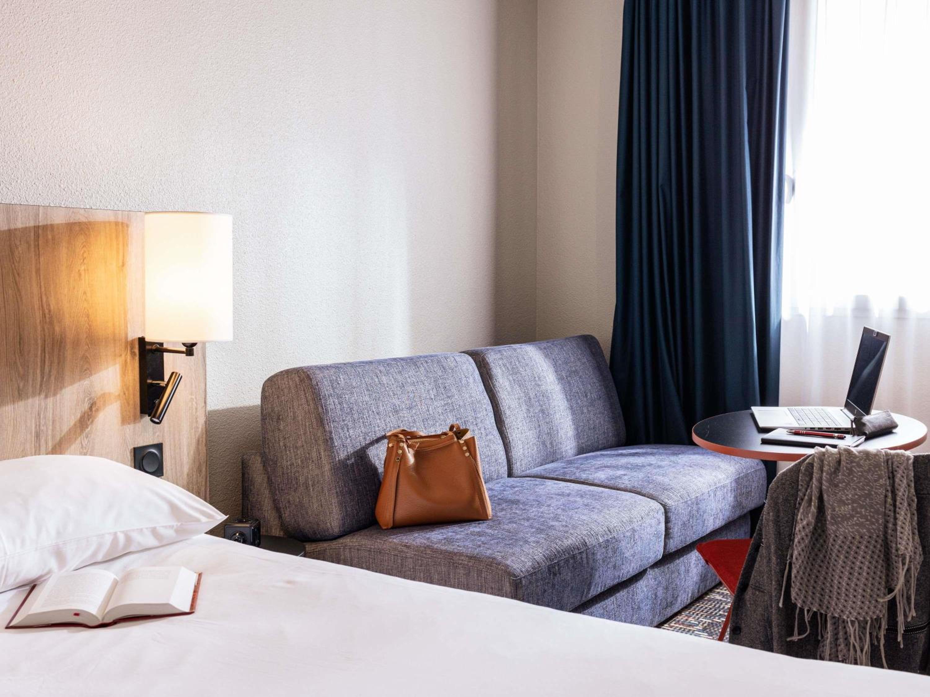Superior Queen Suite with Sofa - Photo 1