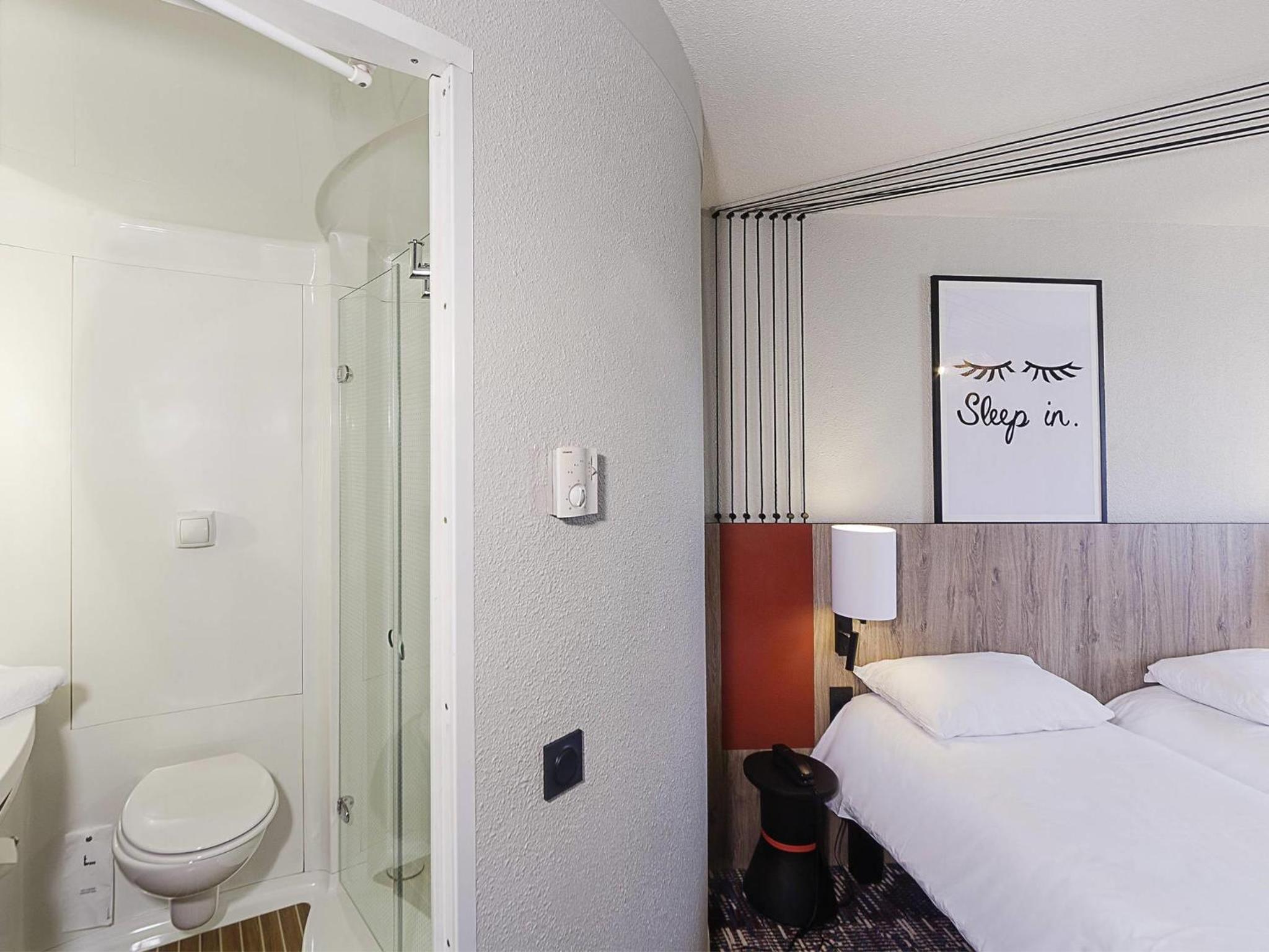 Standard Room with Two Single Beds - Photo 6