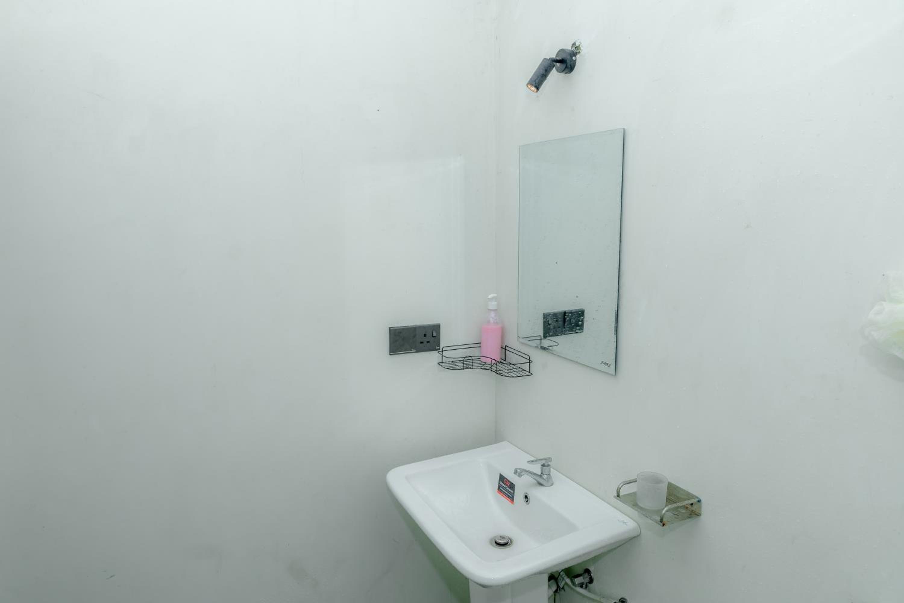 Family Room with Private Bathroom photo 1