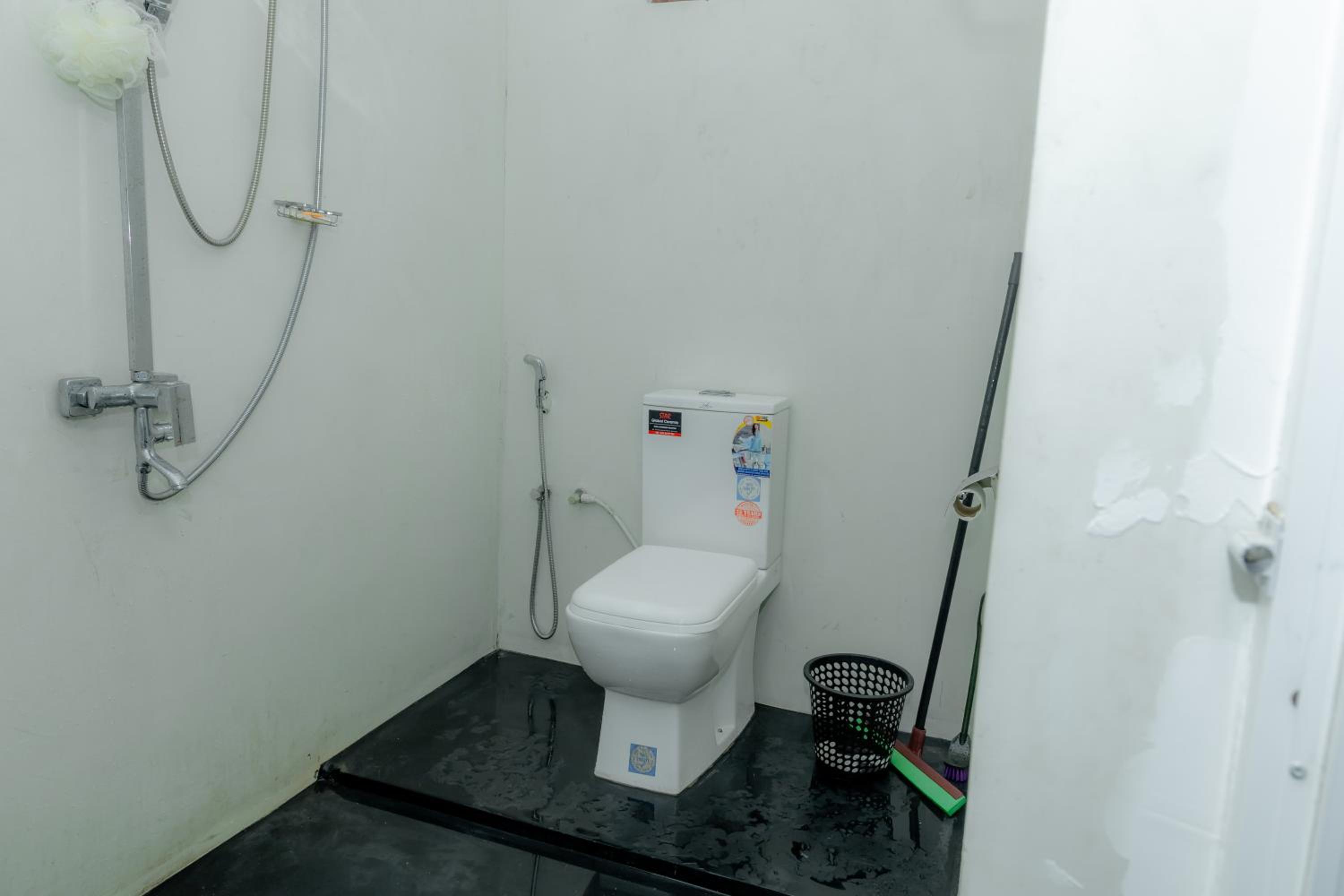 Family Room with Private Bathroom photo 2