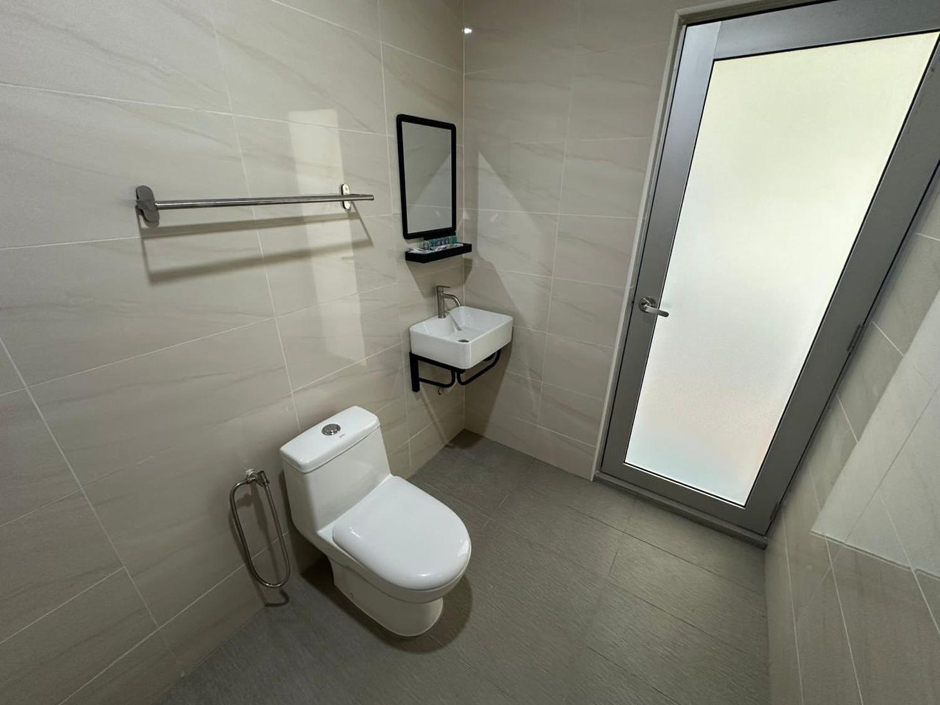 Triple Room with Balcony - Photo 5
