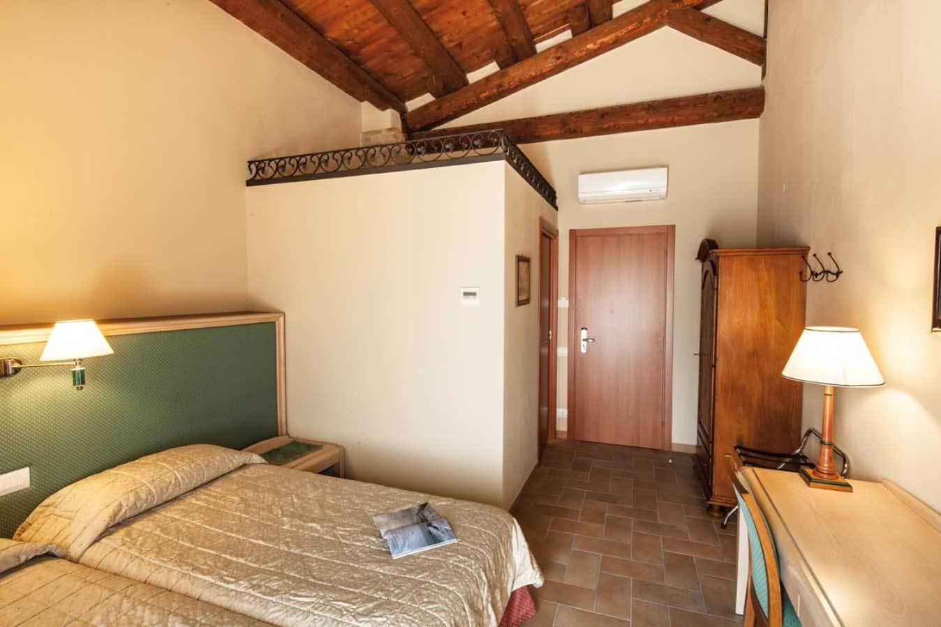 Double or Twin Room - Photo 1