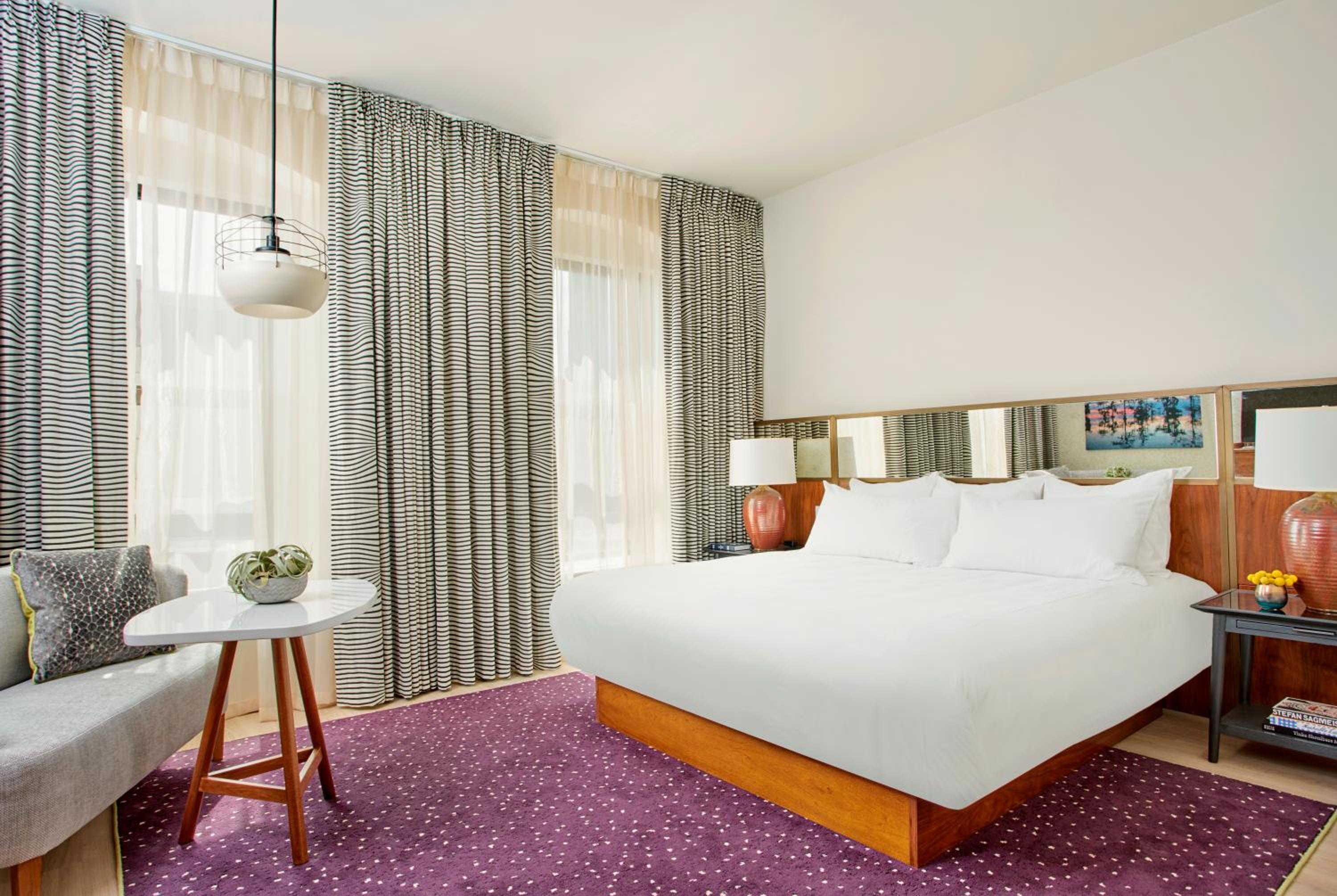 Deluxe King Room photo 3