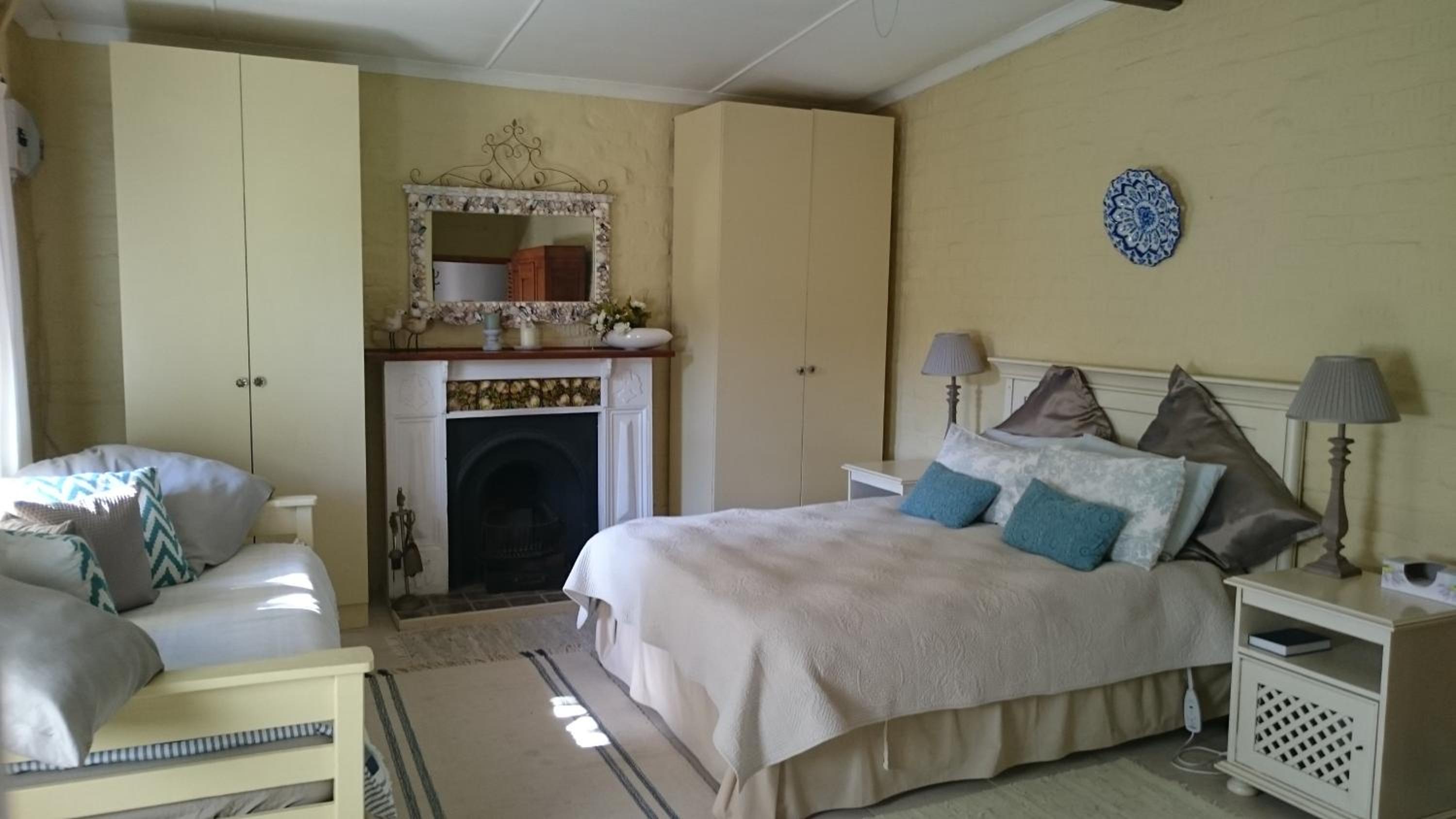 Abigail's Garden Cottage - Self Catering - Photo 13