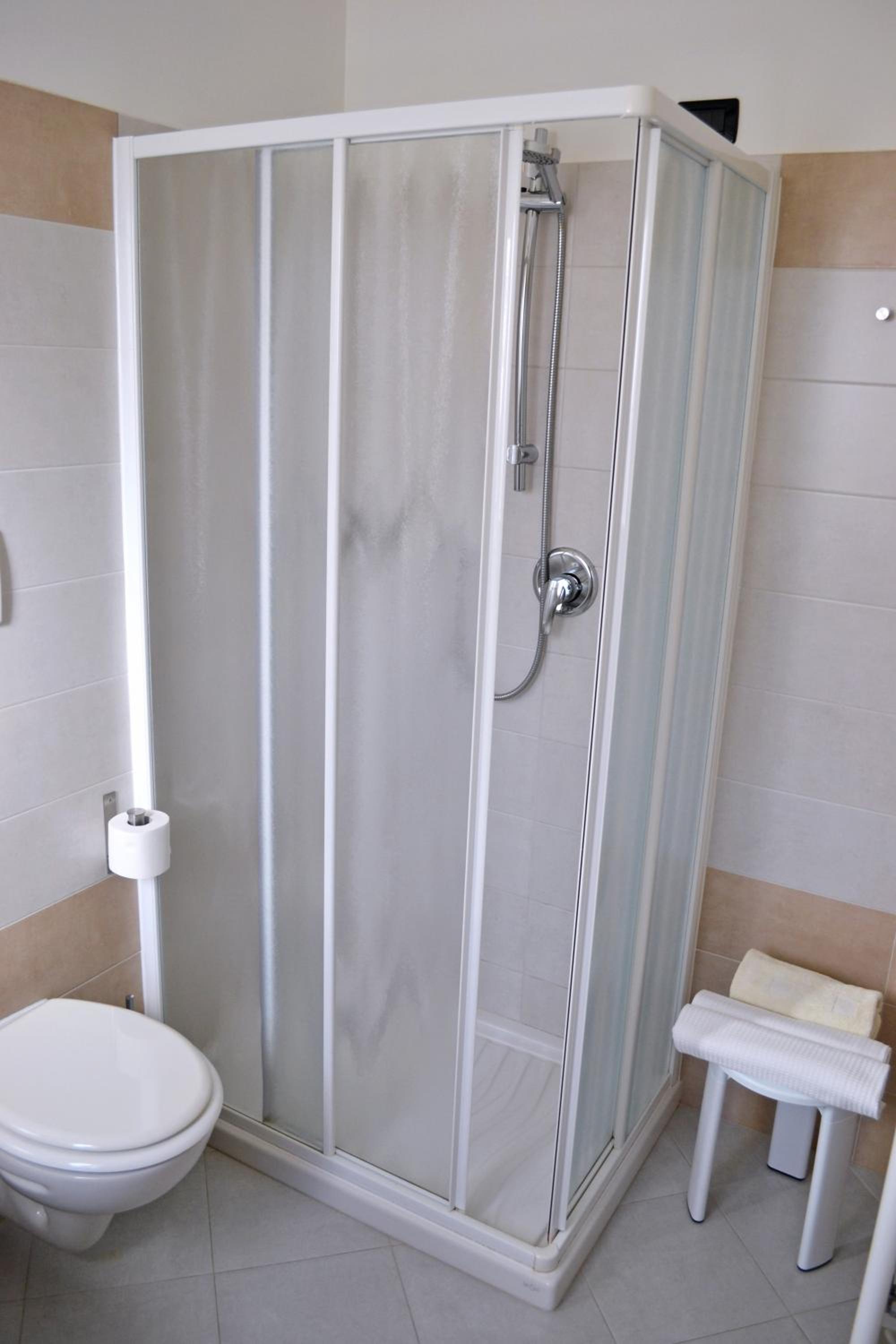 Double Room - Photo 9