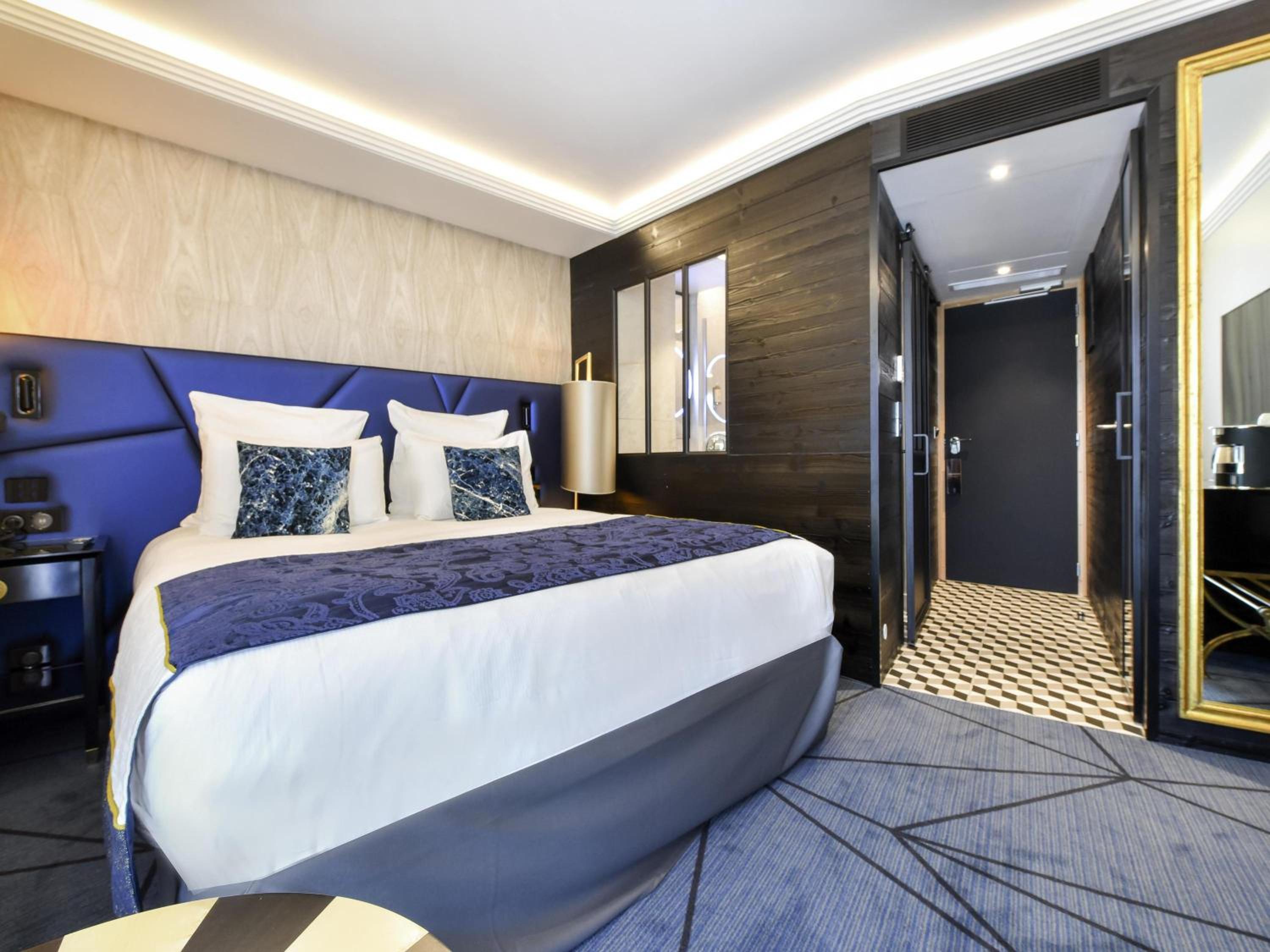 Deluxe King Room with Ocean View