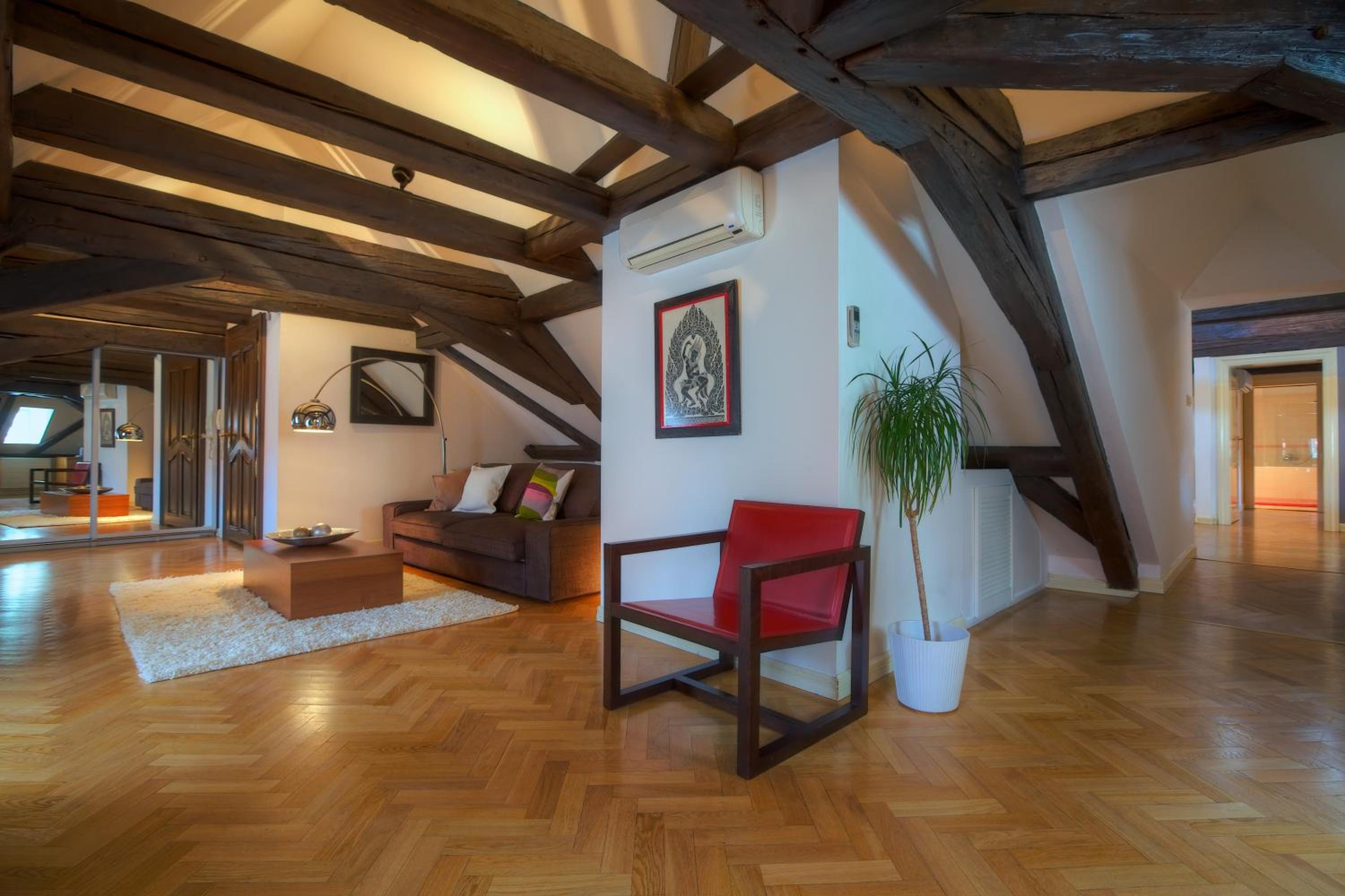 Deluxe Two-Bedroom Apartment