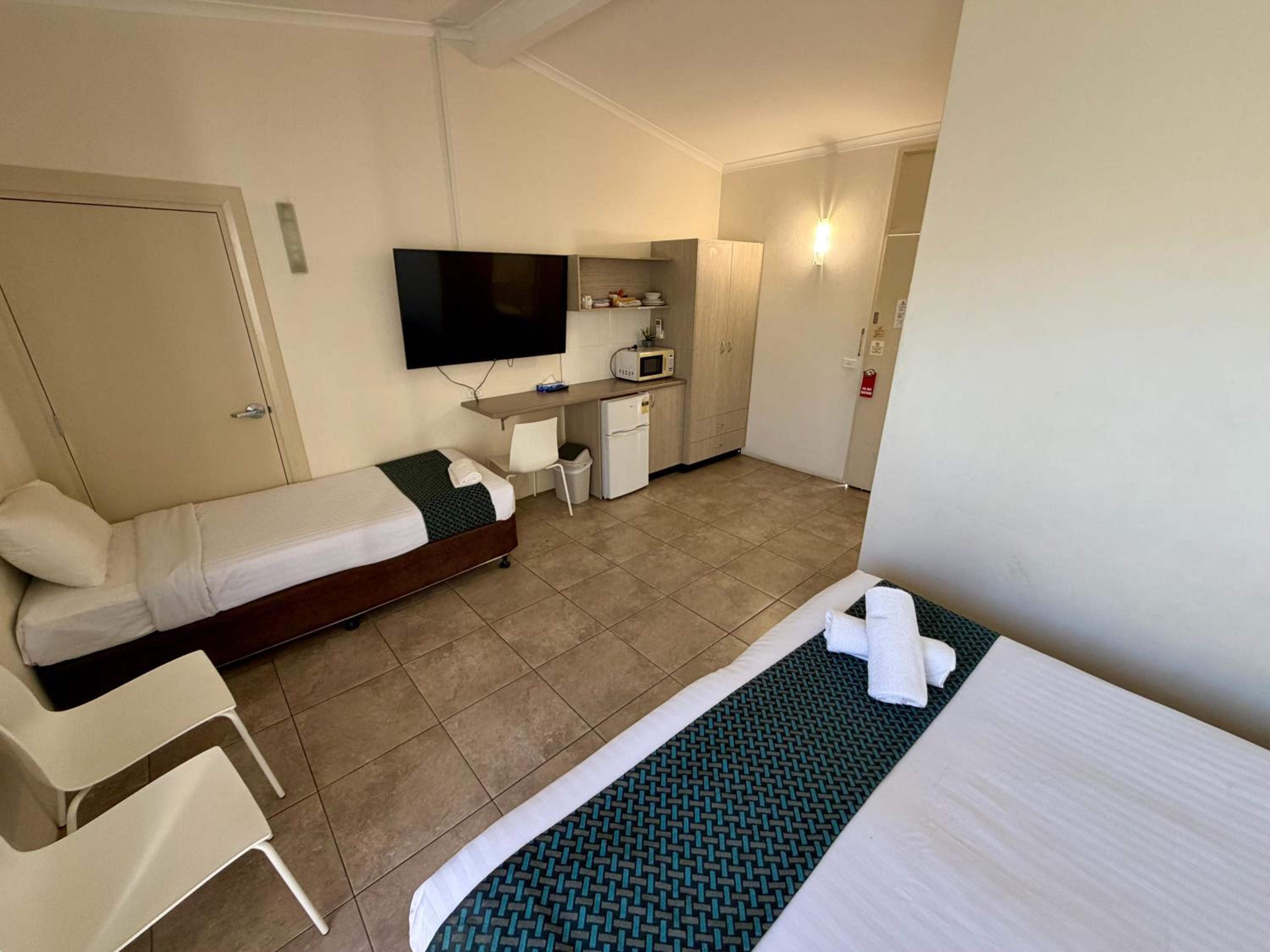 Double or Twin Room photo 3