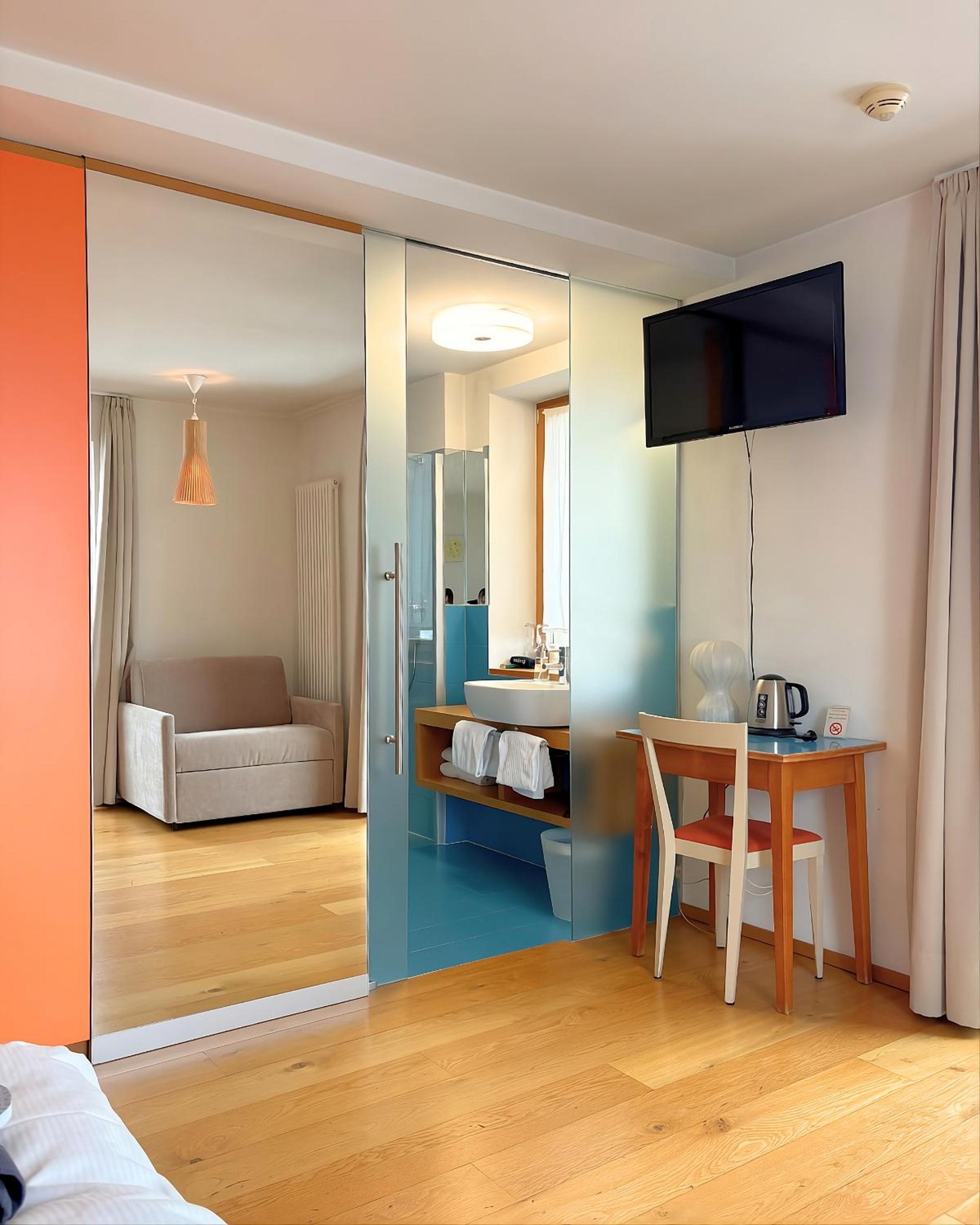 Superior Double or Twin Room with Mountain View photo 2