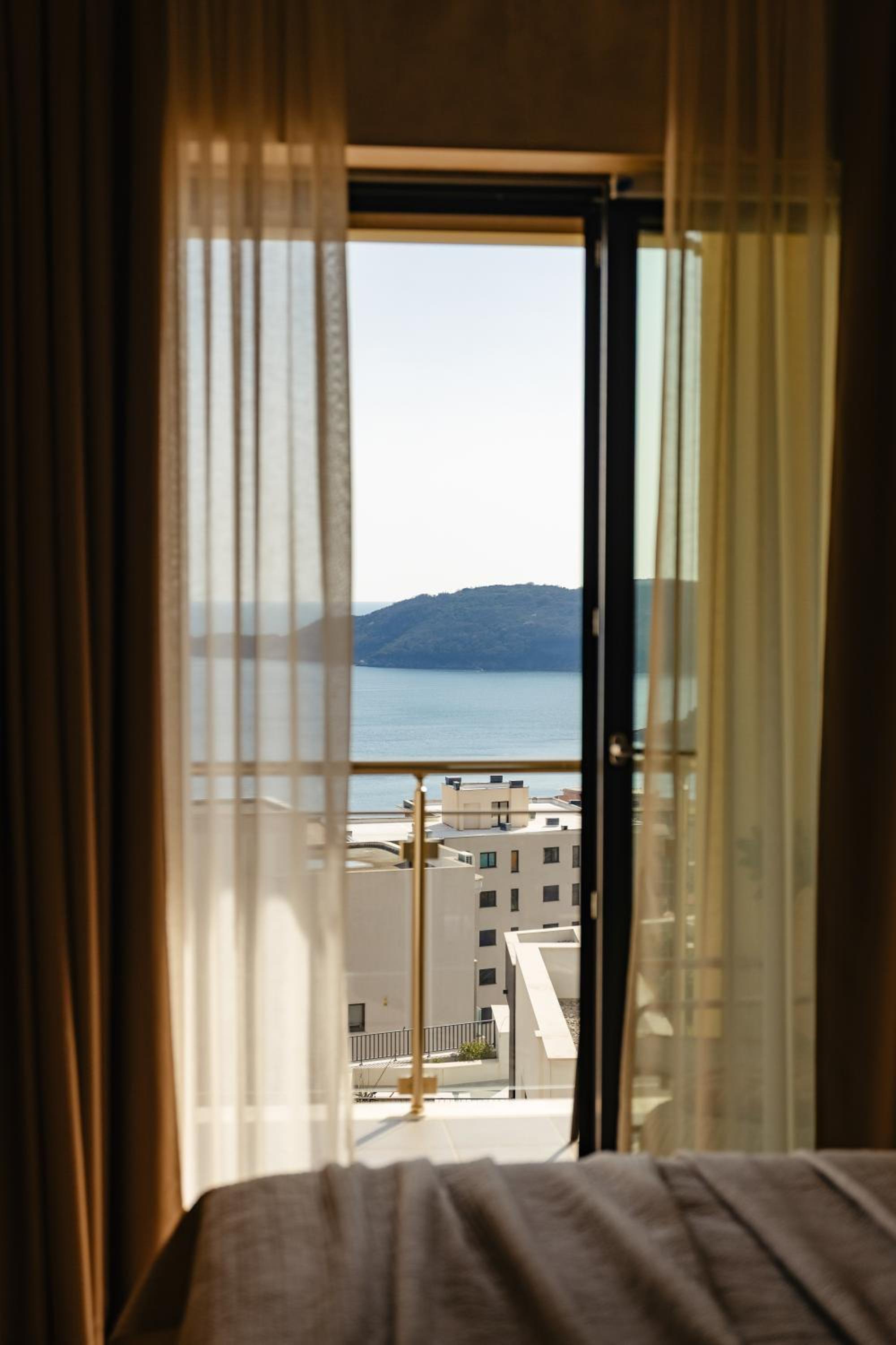 Two-Bedroom Apartment with Terrace and Sea View photo 3