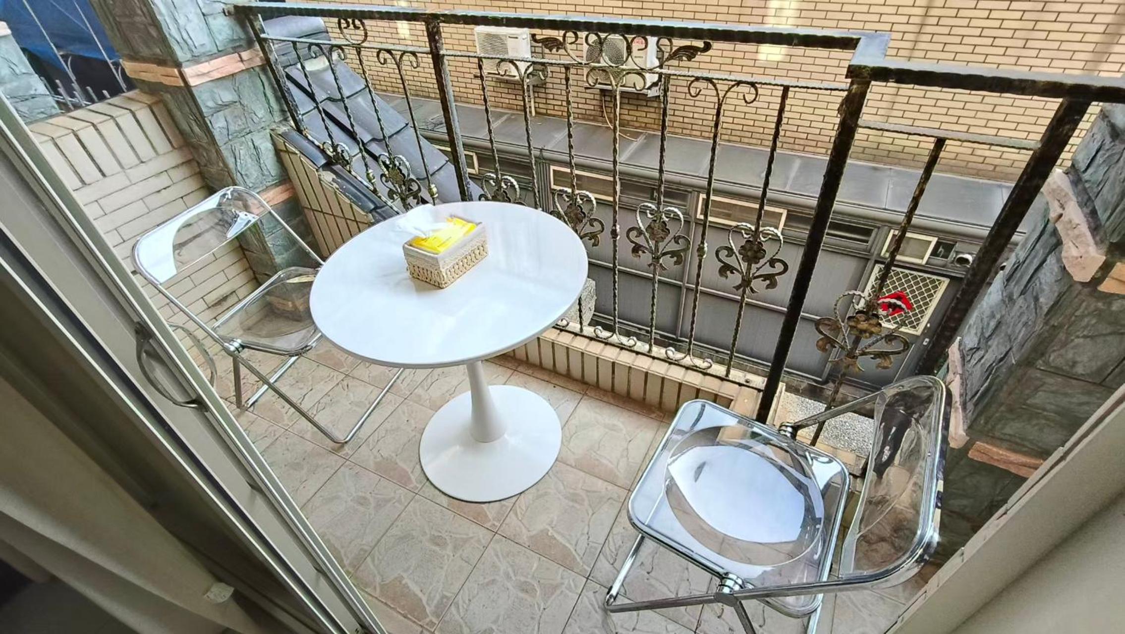 Twin Room with Balcony photo 2