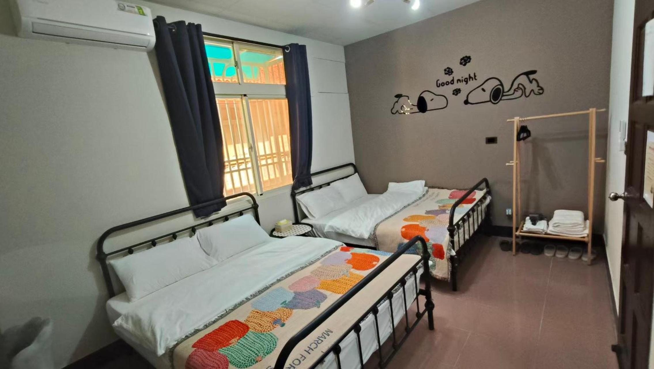 Economy Twin Room photo 3