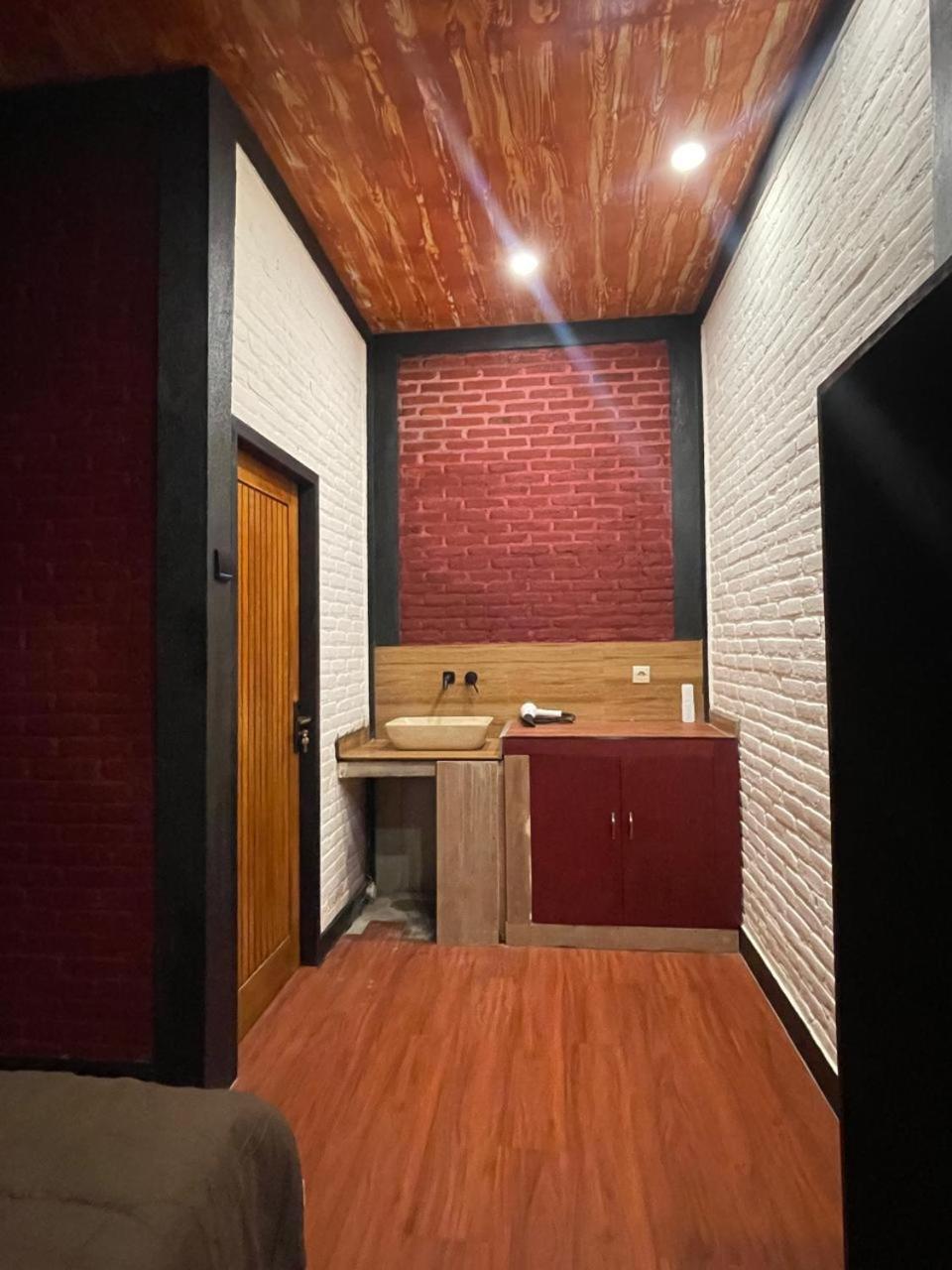 Deluxe King Room photo 2