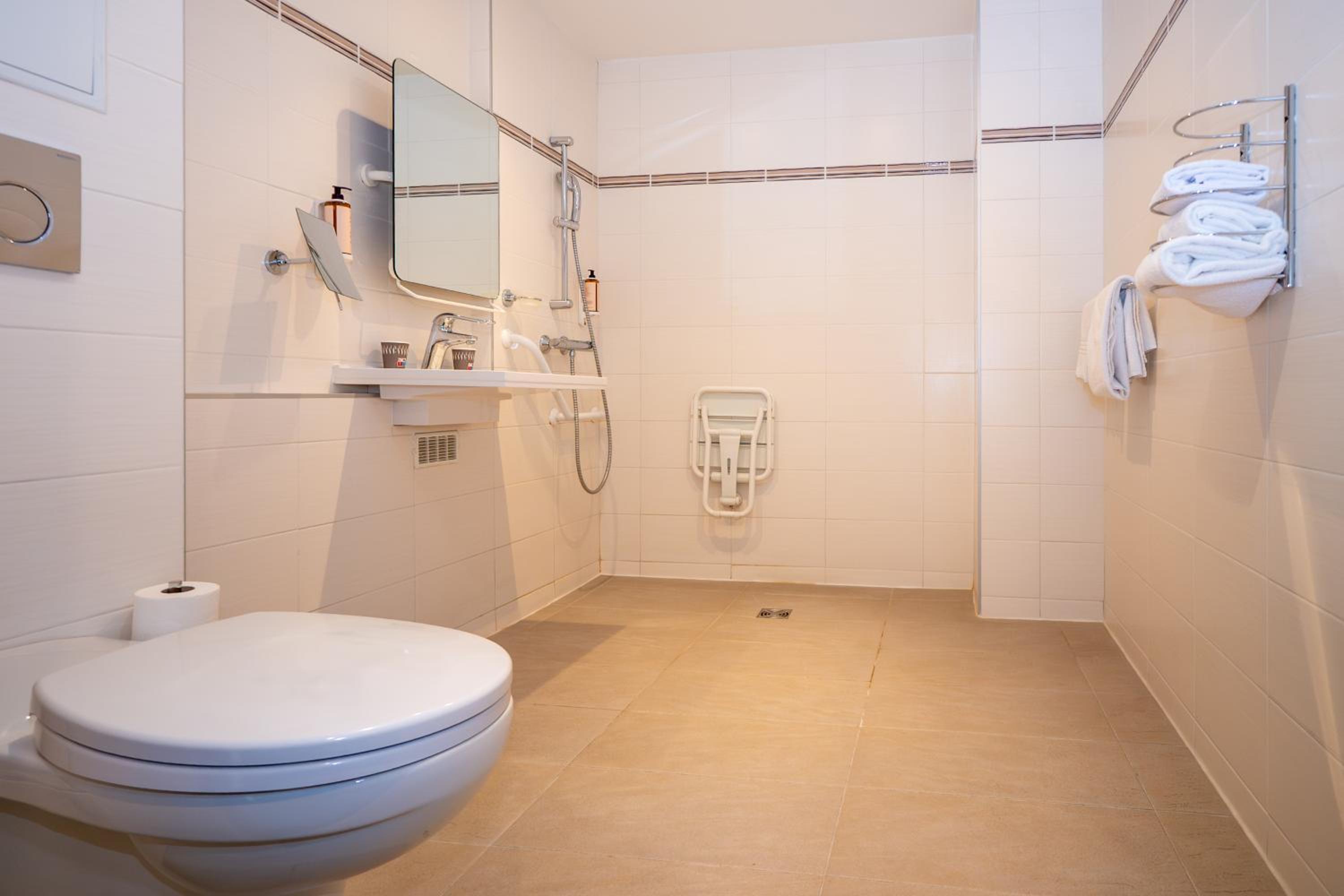 Classic Double Room - Mobility Access