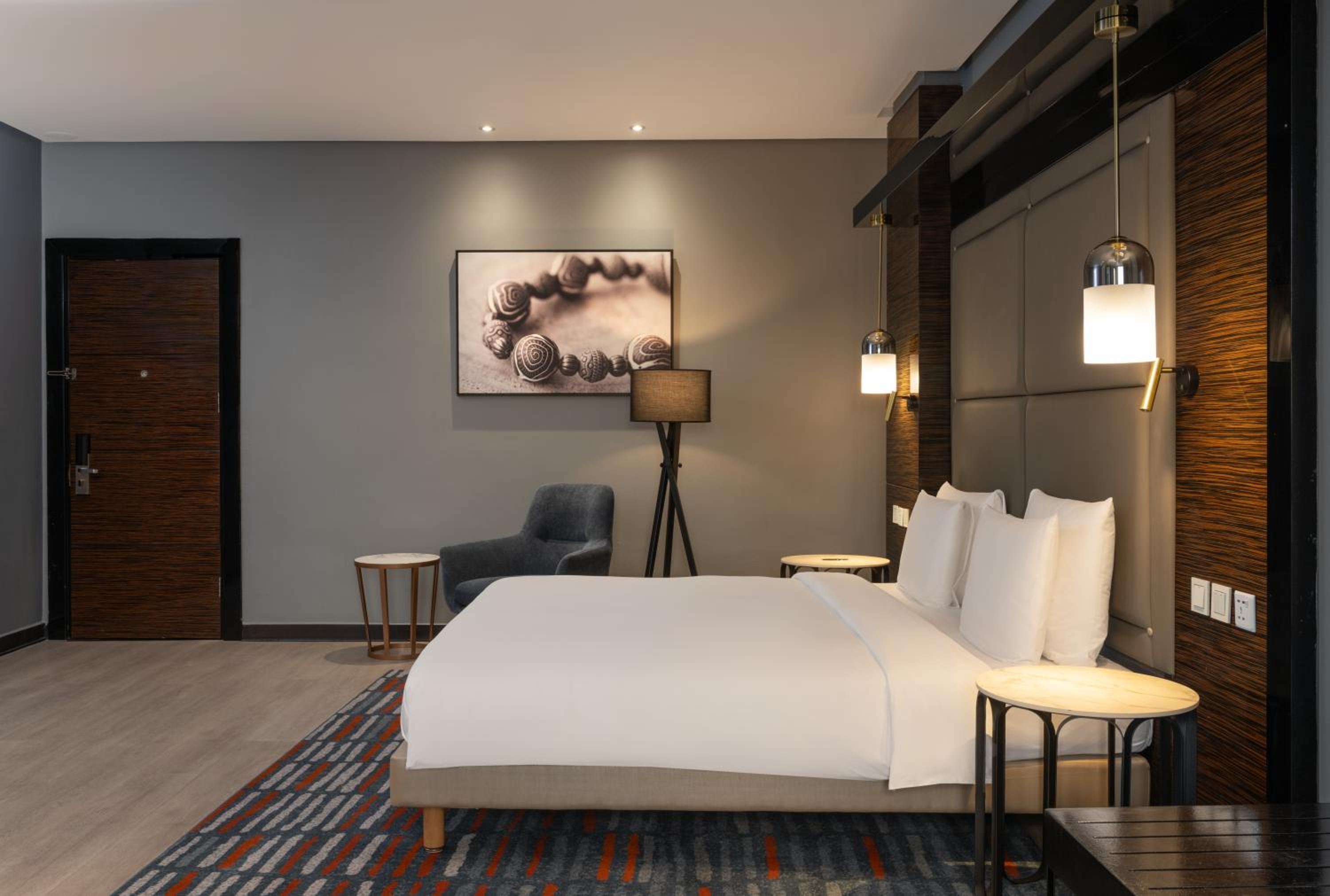Premium Suite - Pool View