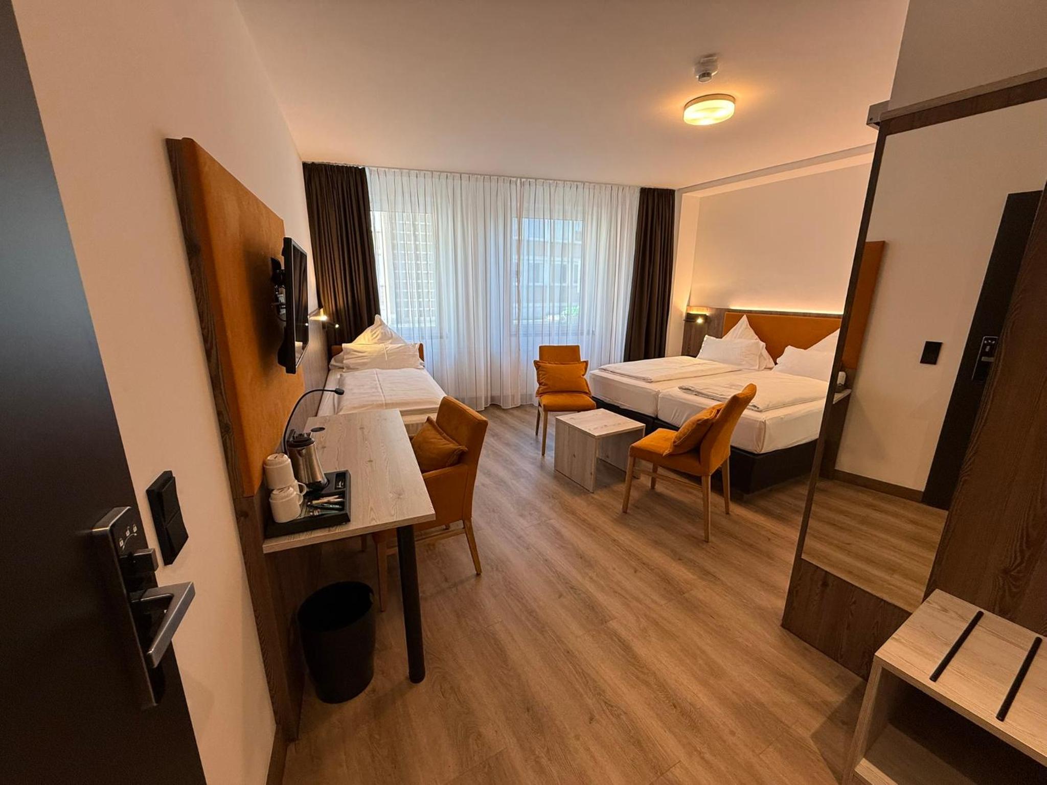 Standard Triple Room - street facing