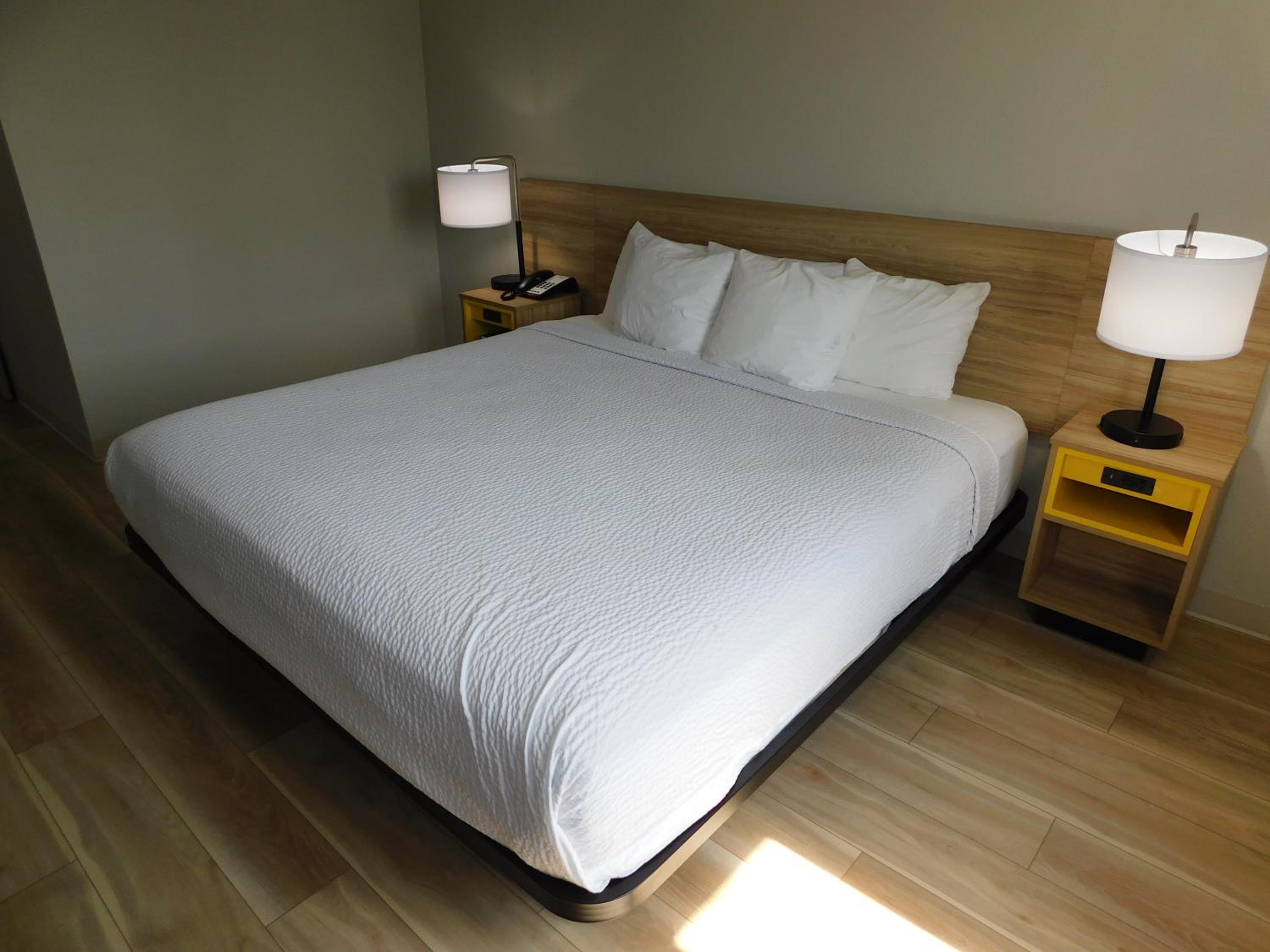 King Room - Disability Access/Non-Smoking - Photo 7