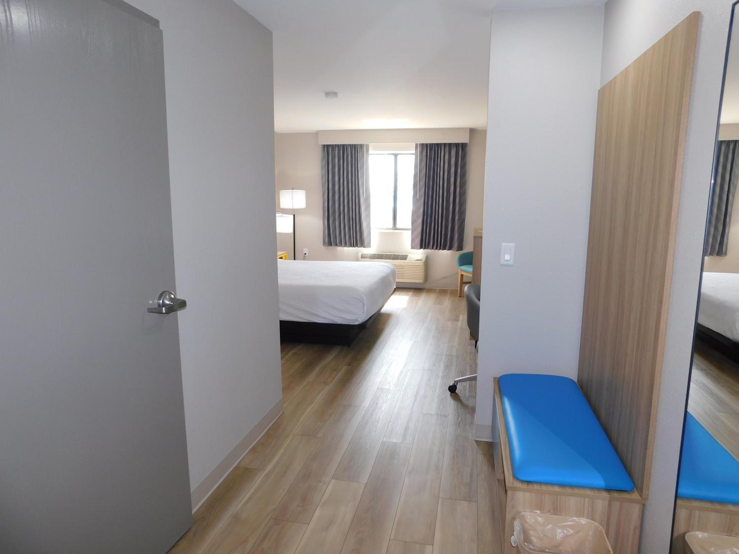 King Room - Disability Access/Non-Smoking - Photo 3