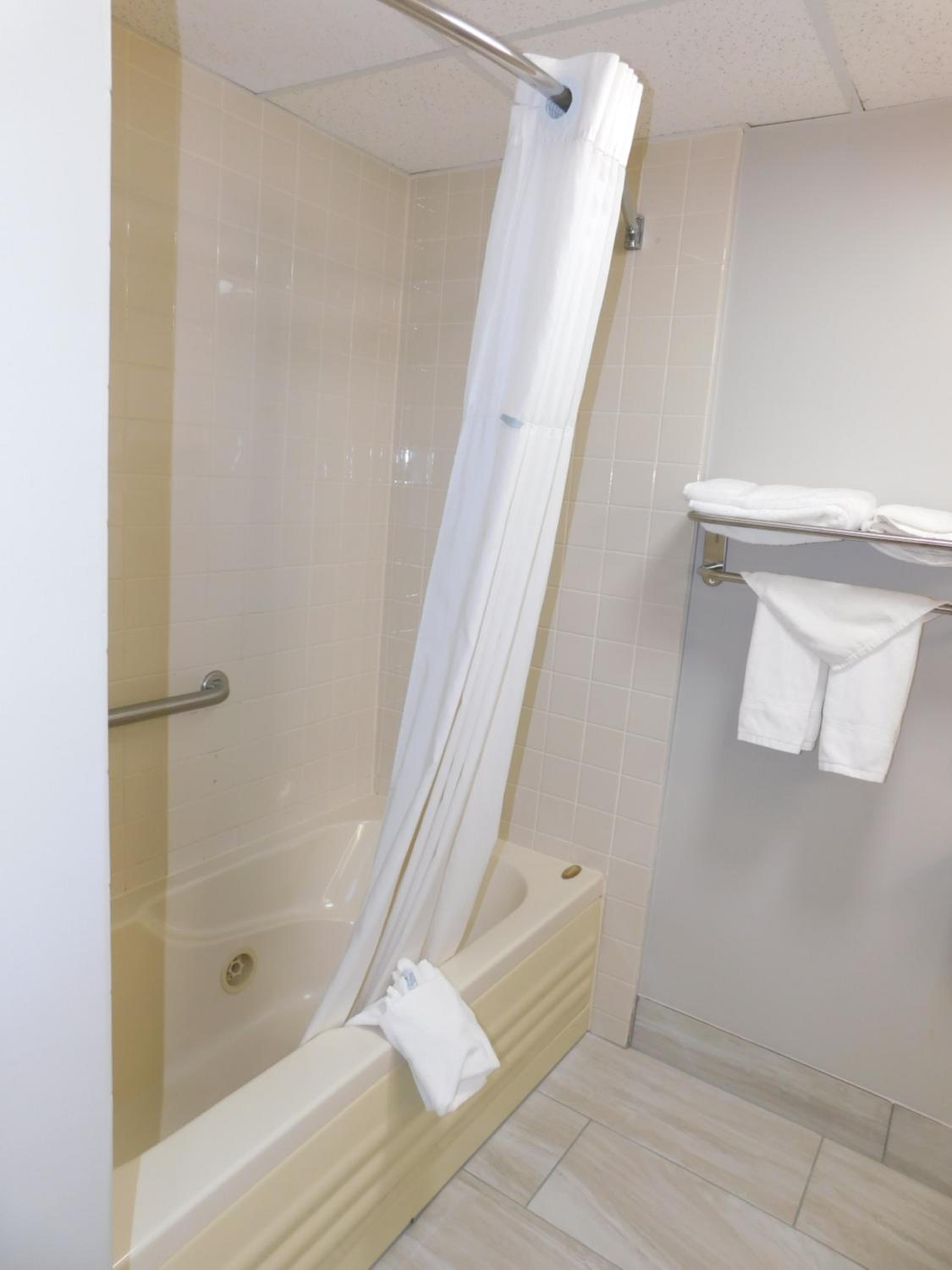 King Room - Disability Access/Non-Smoking - Photo 2