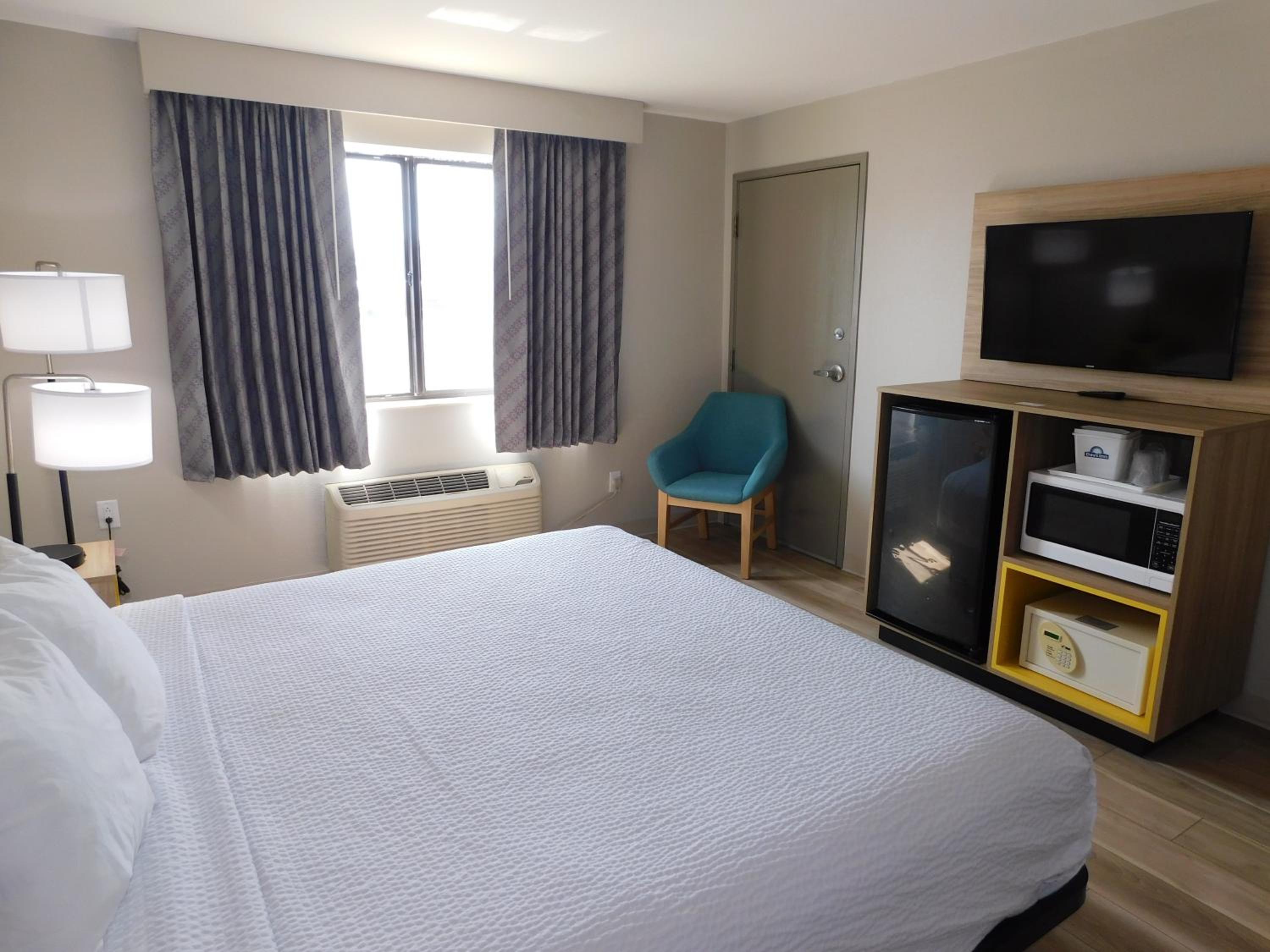 King Room - Disability Access/Non-Smoking - Photo 1