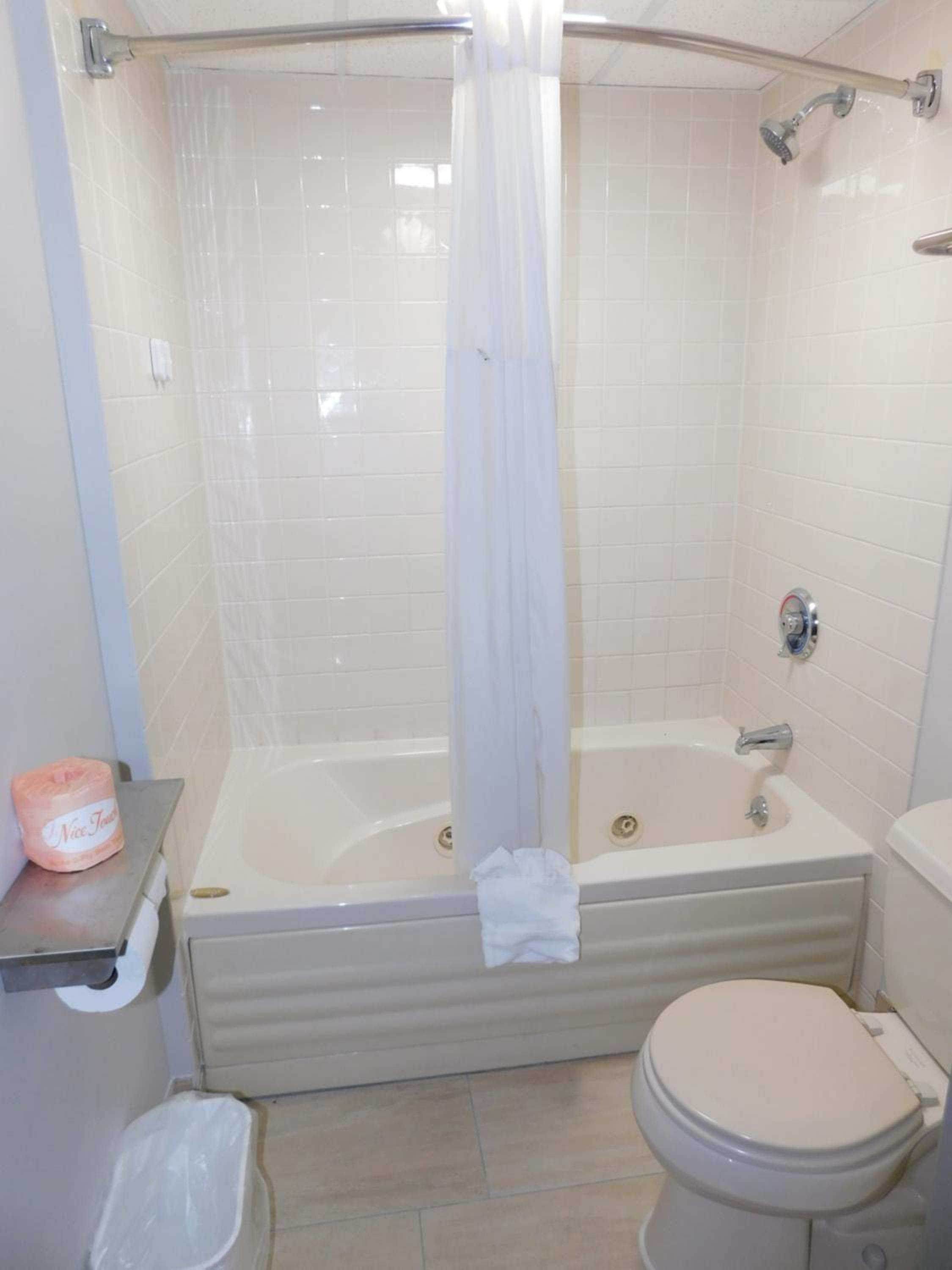 One-Bedroom Suite - Non-Smoking - Photo 9